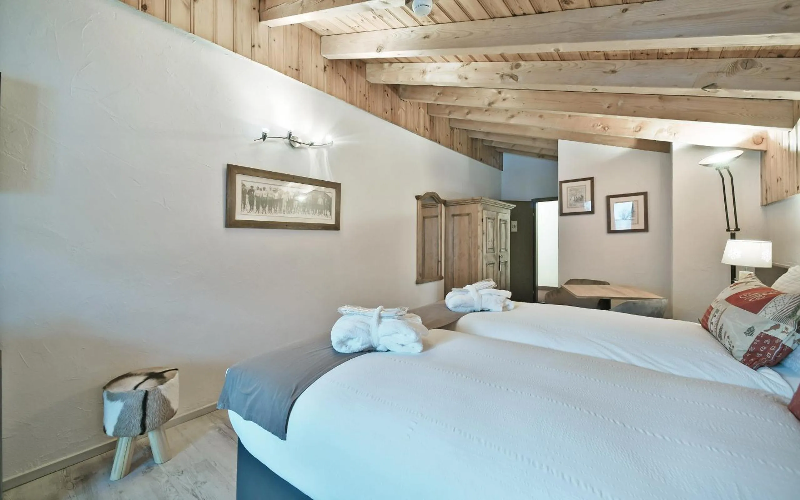 Bed in Hôtel Le Chamois