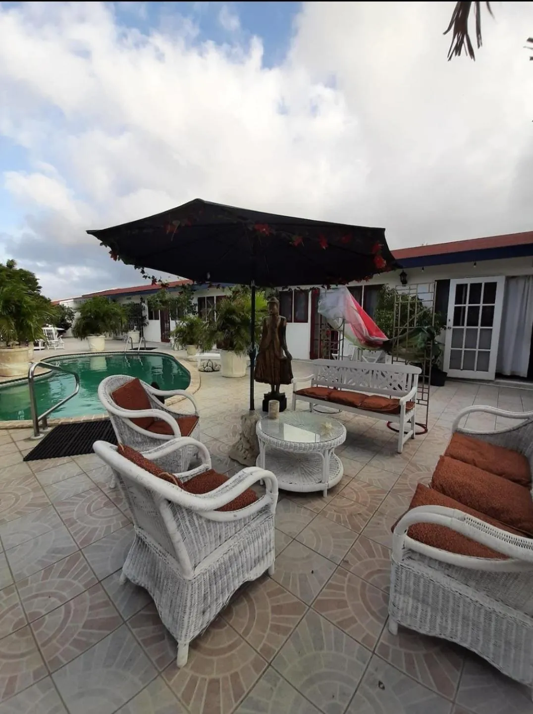 Restaurant/places to eat in HARMONY Hotel Hostel Aruba