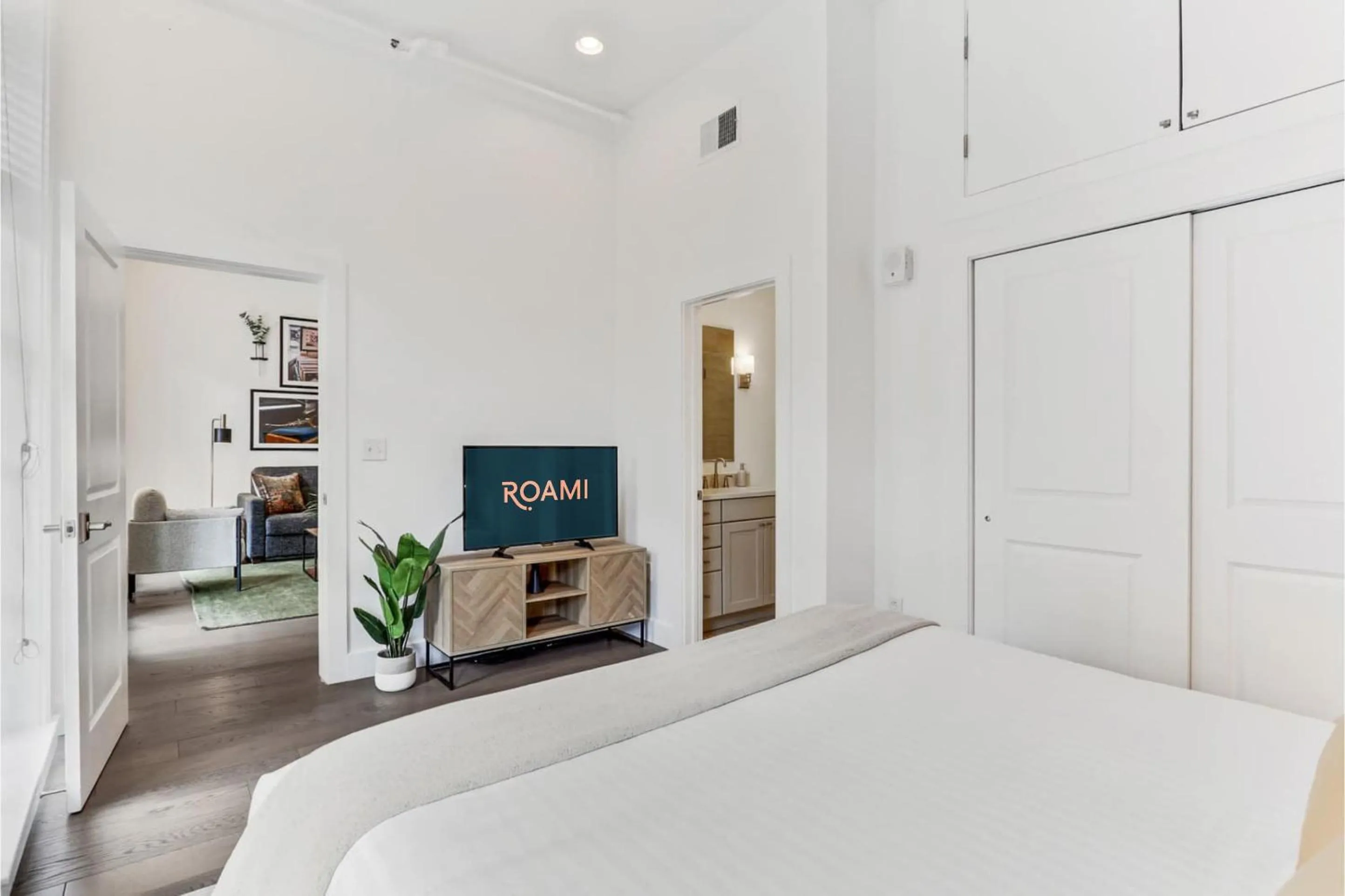 Bed in Roami at Bourbon Place