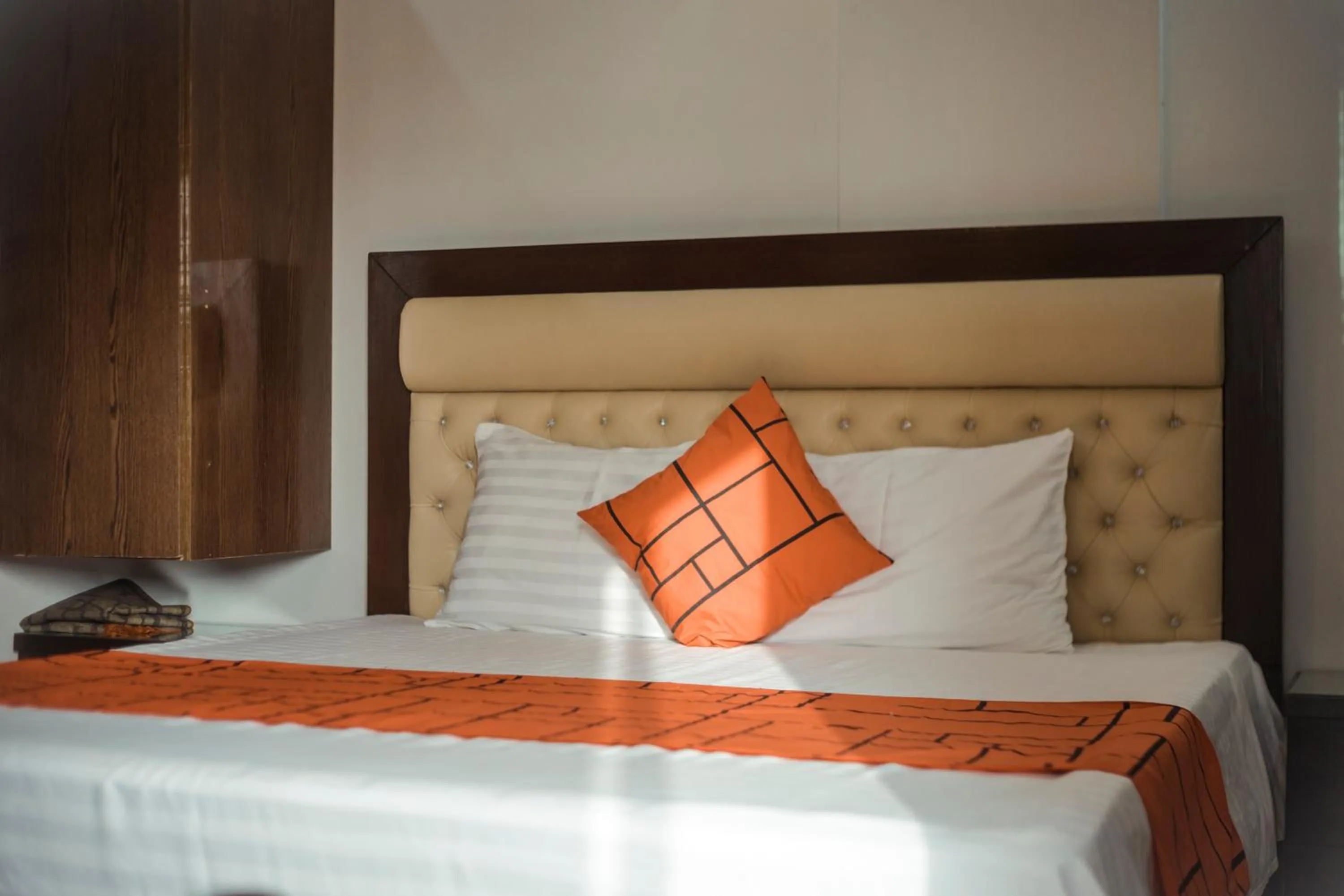 Bed in GOHO Rooms Badar