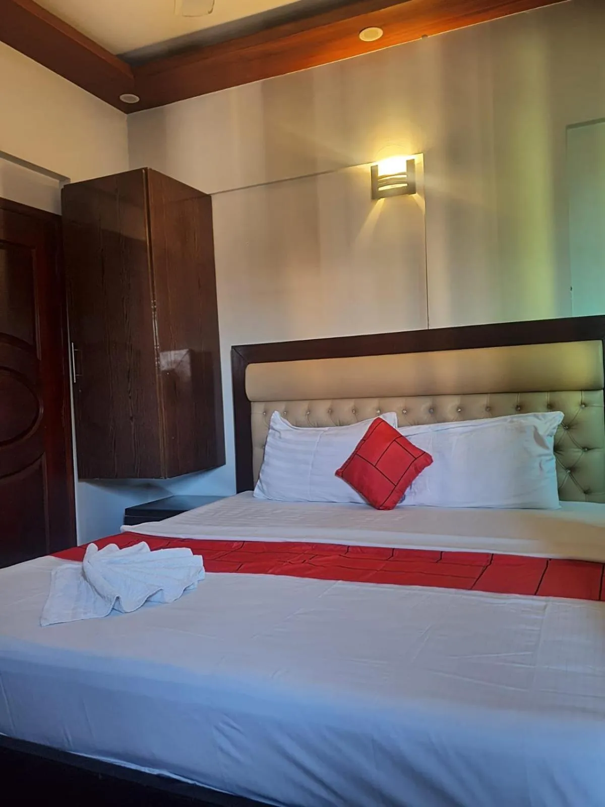 Bed in GOHO Rooms Badar