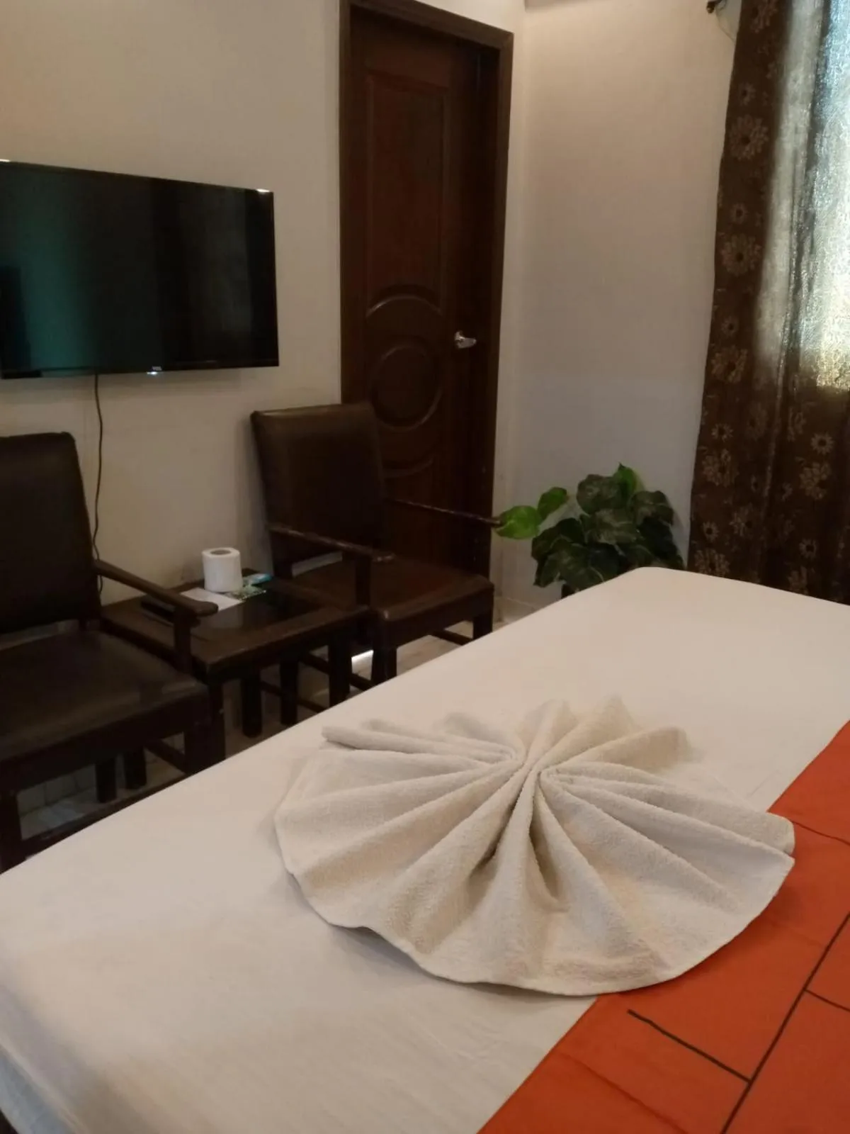 Bed in GOHO Rooms Badar