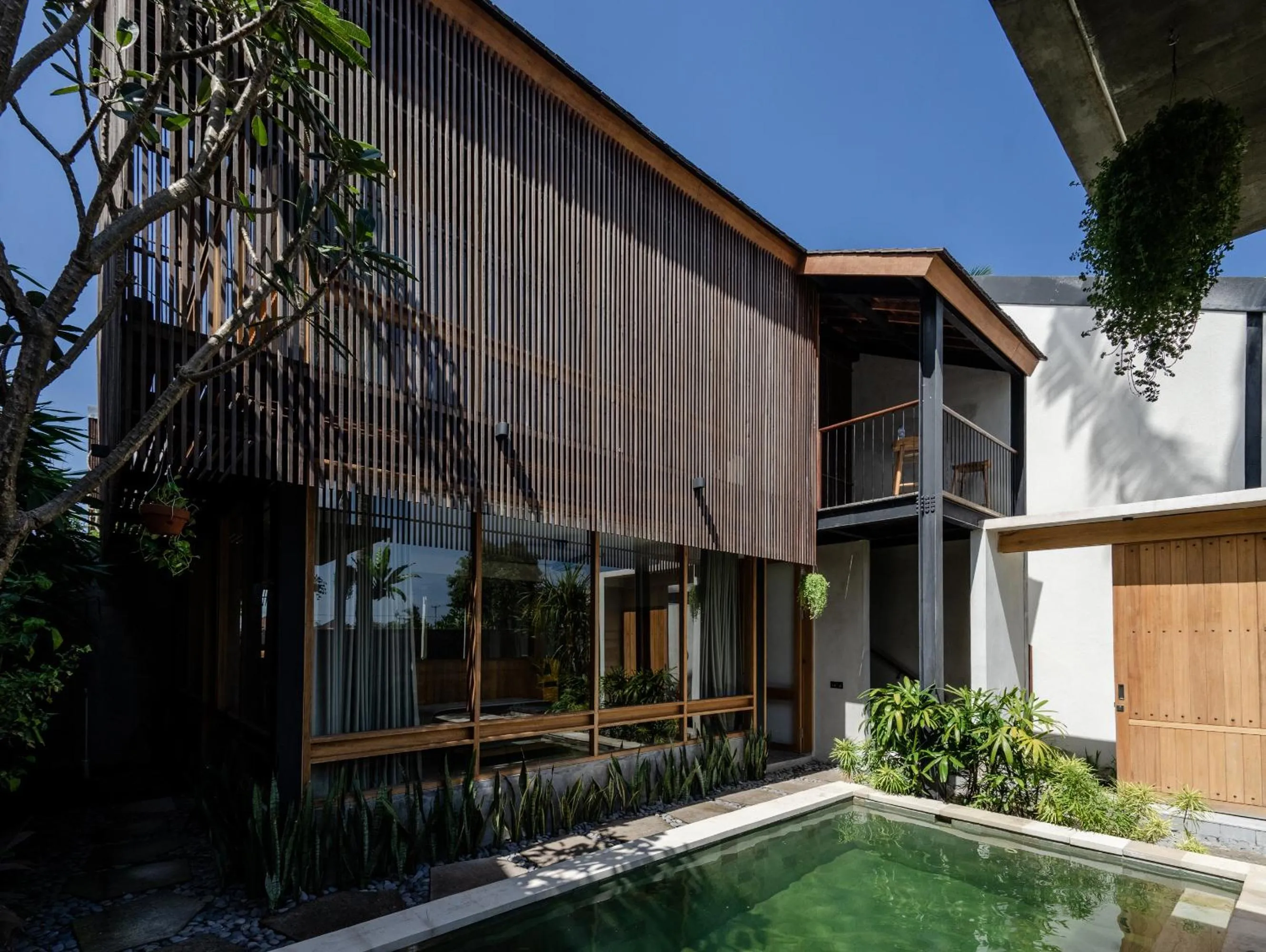 Photo of the whole room in The Saren