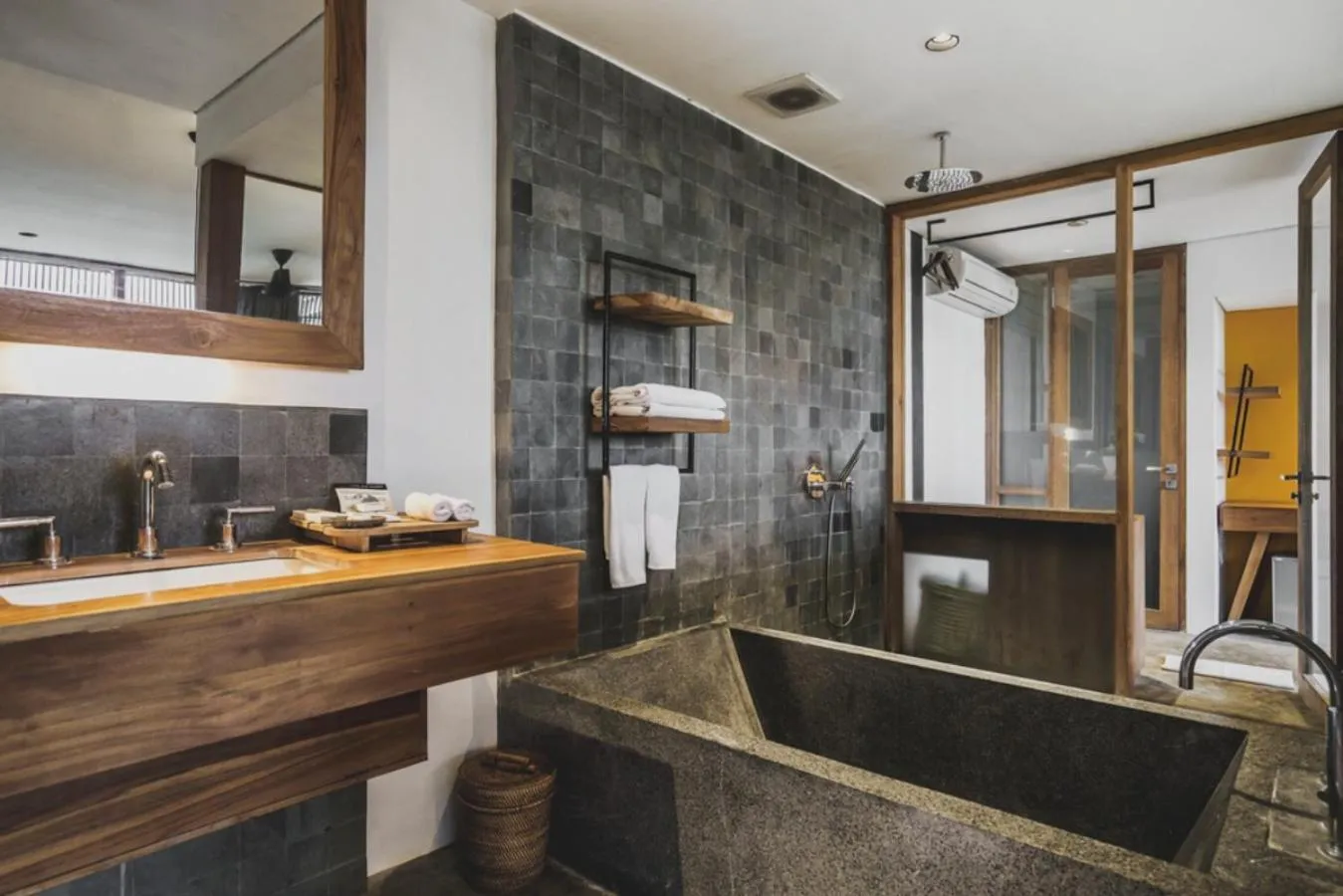 Bathroom in The Saren