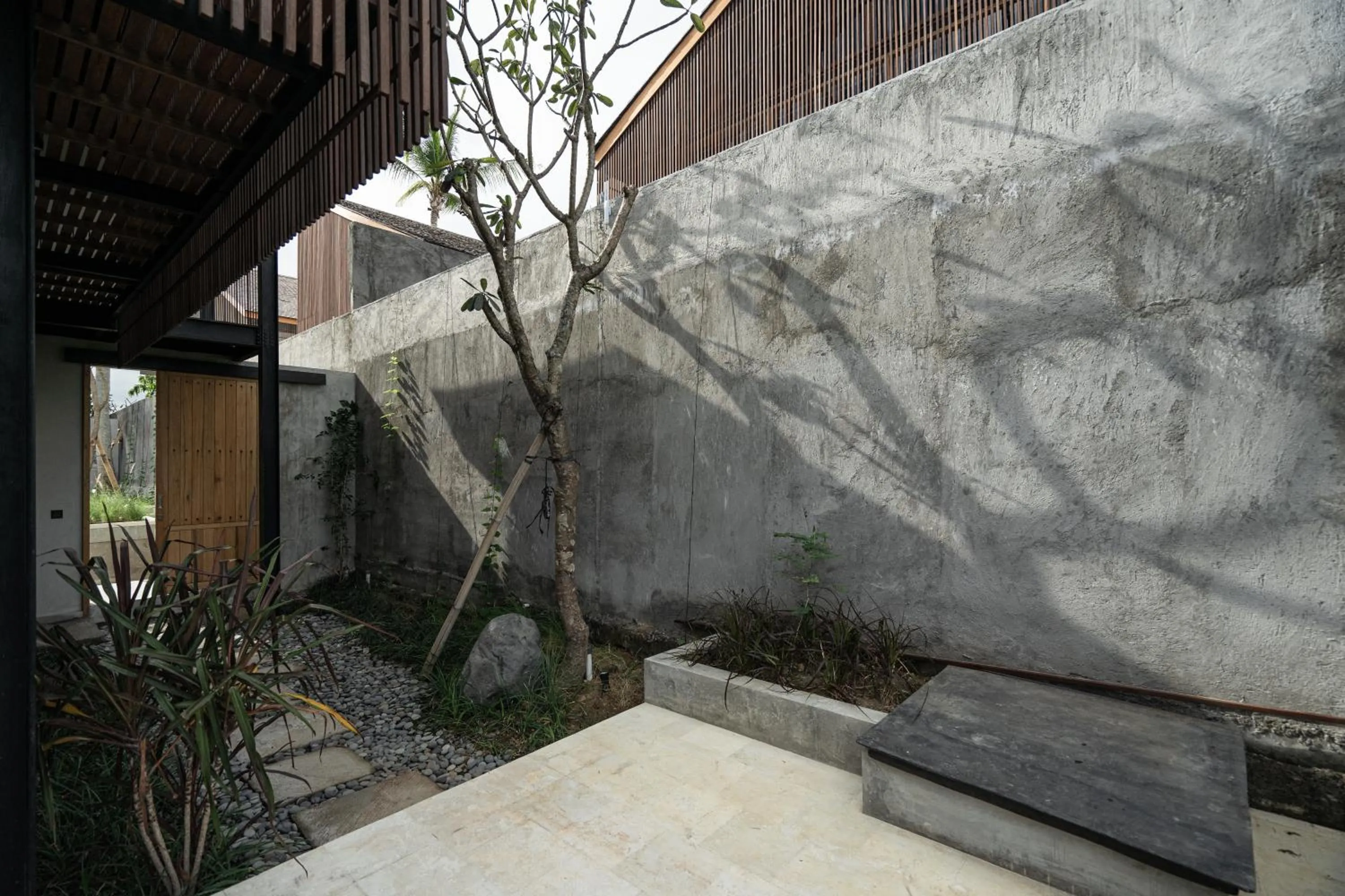 Facade/entrance in The Saren