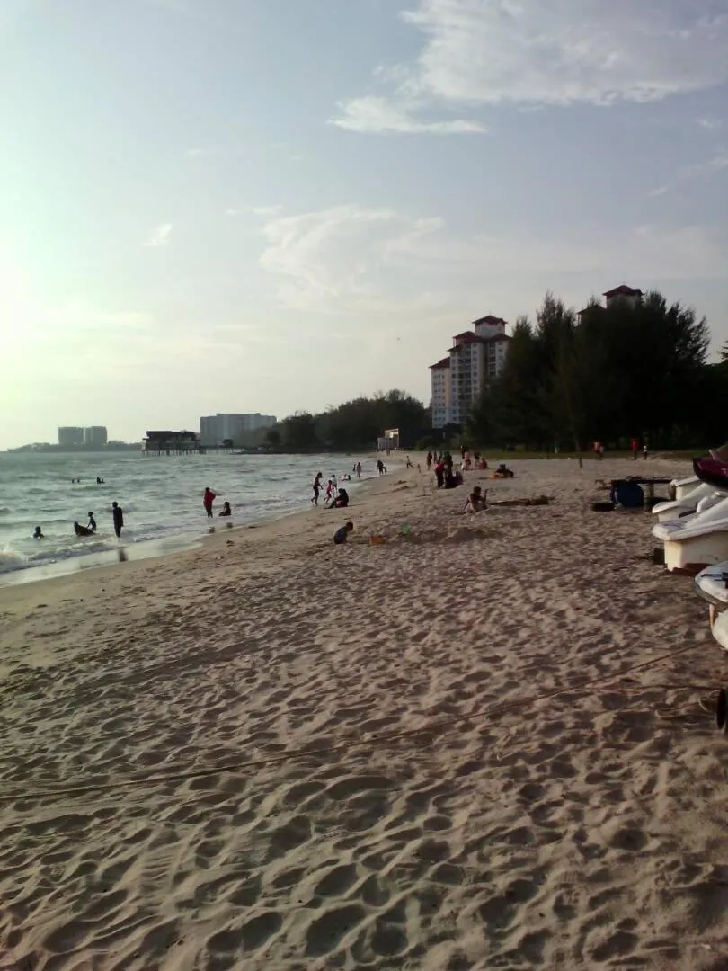 Paradise Lagoon apartment