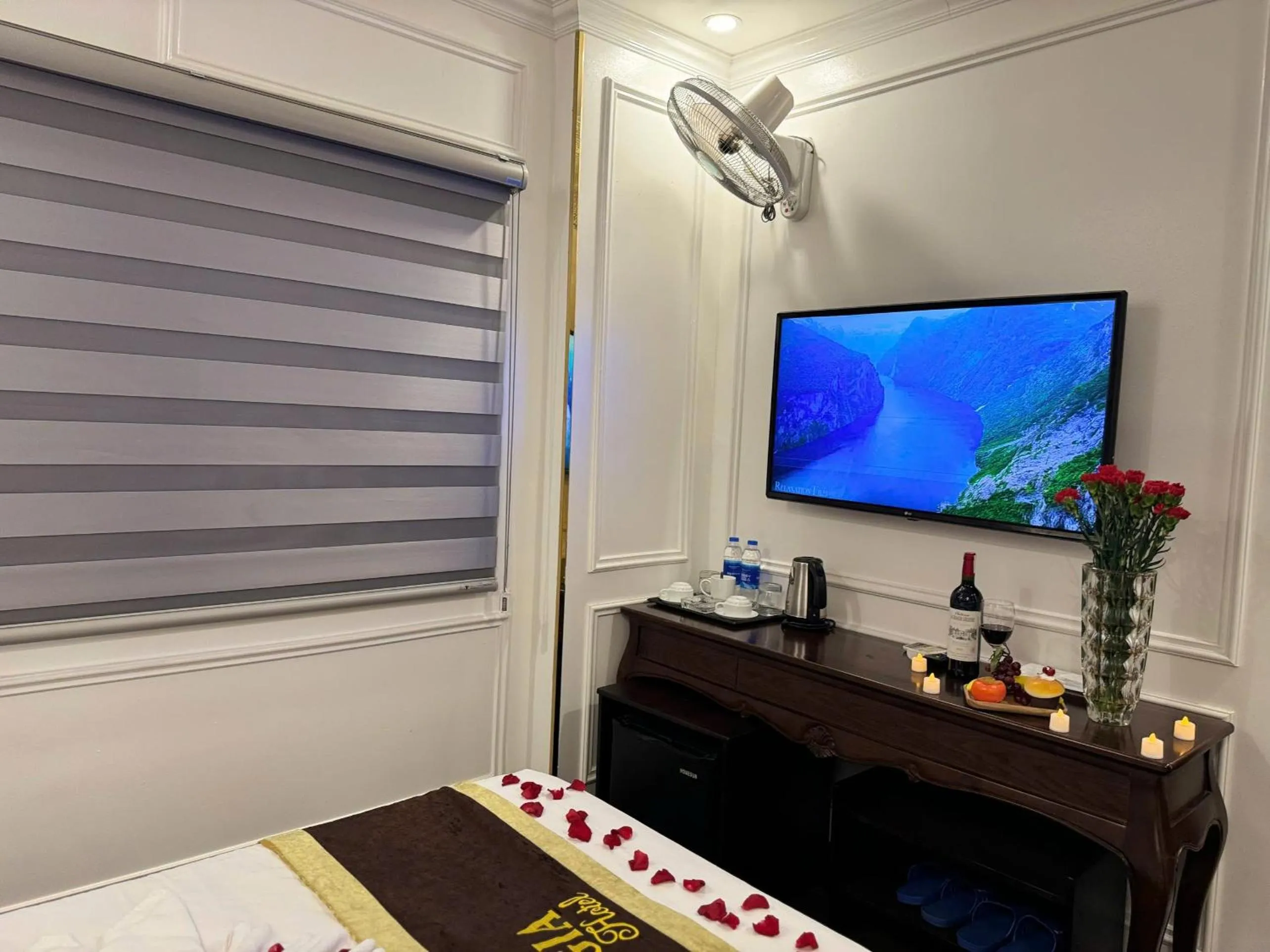 Bed in Hoàng Gia Hotel Nhân Hòa