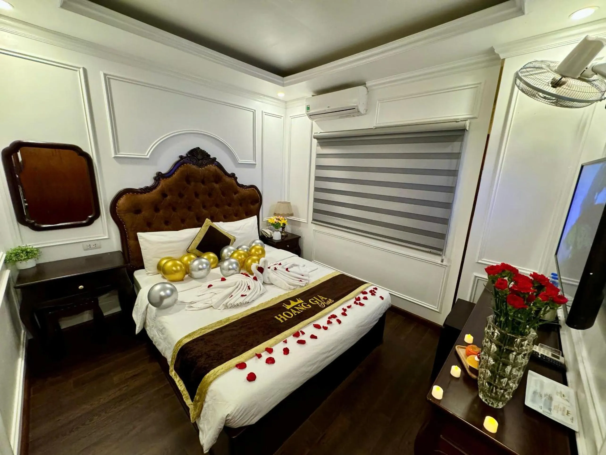 Bed in Hoàng Gia Hotel Nhân Hòa