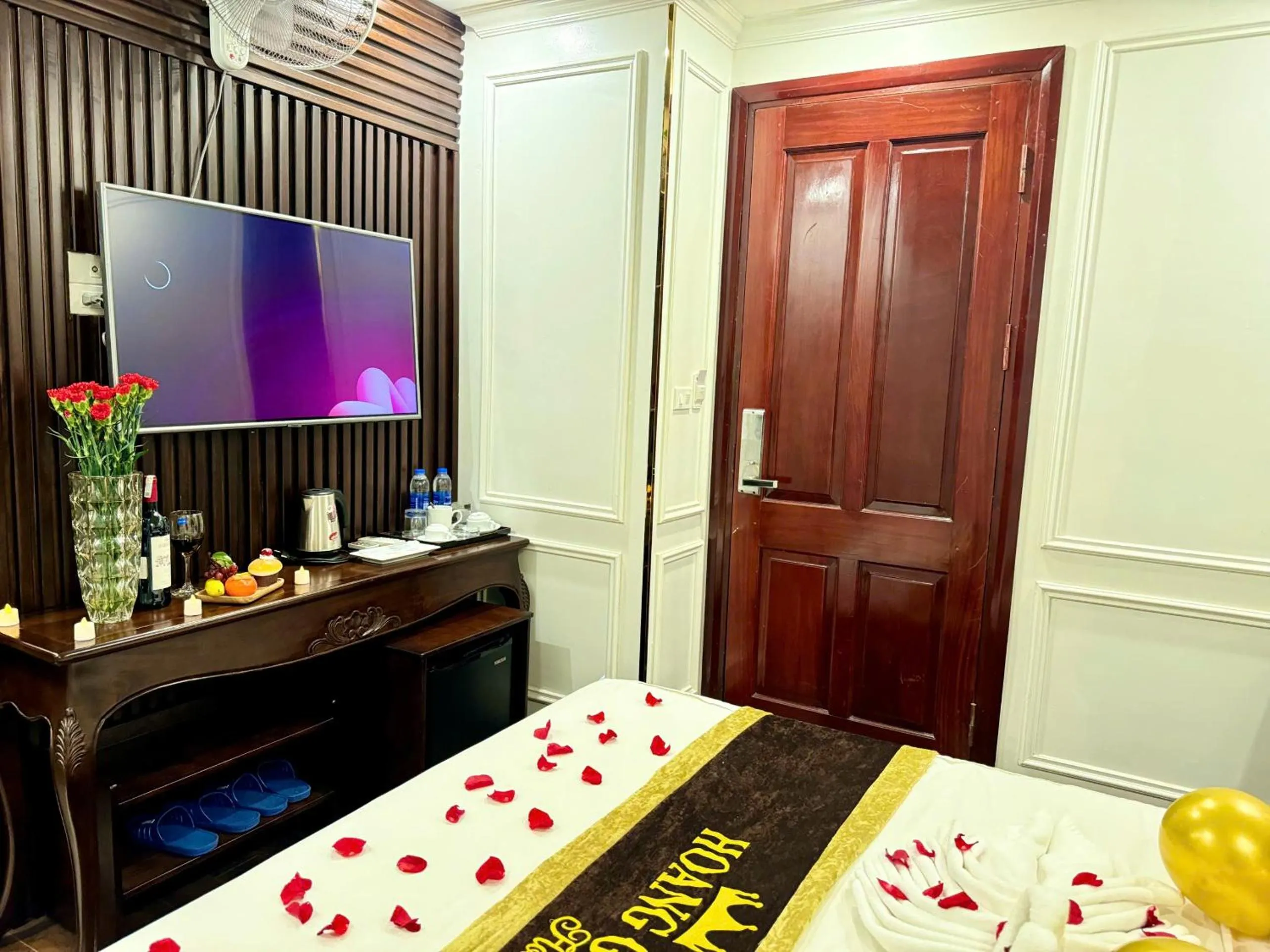 Bed in Hoàng Gia Hotel Nhân Hòa