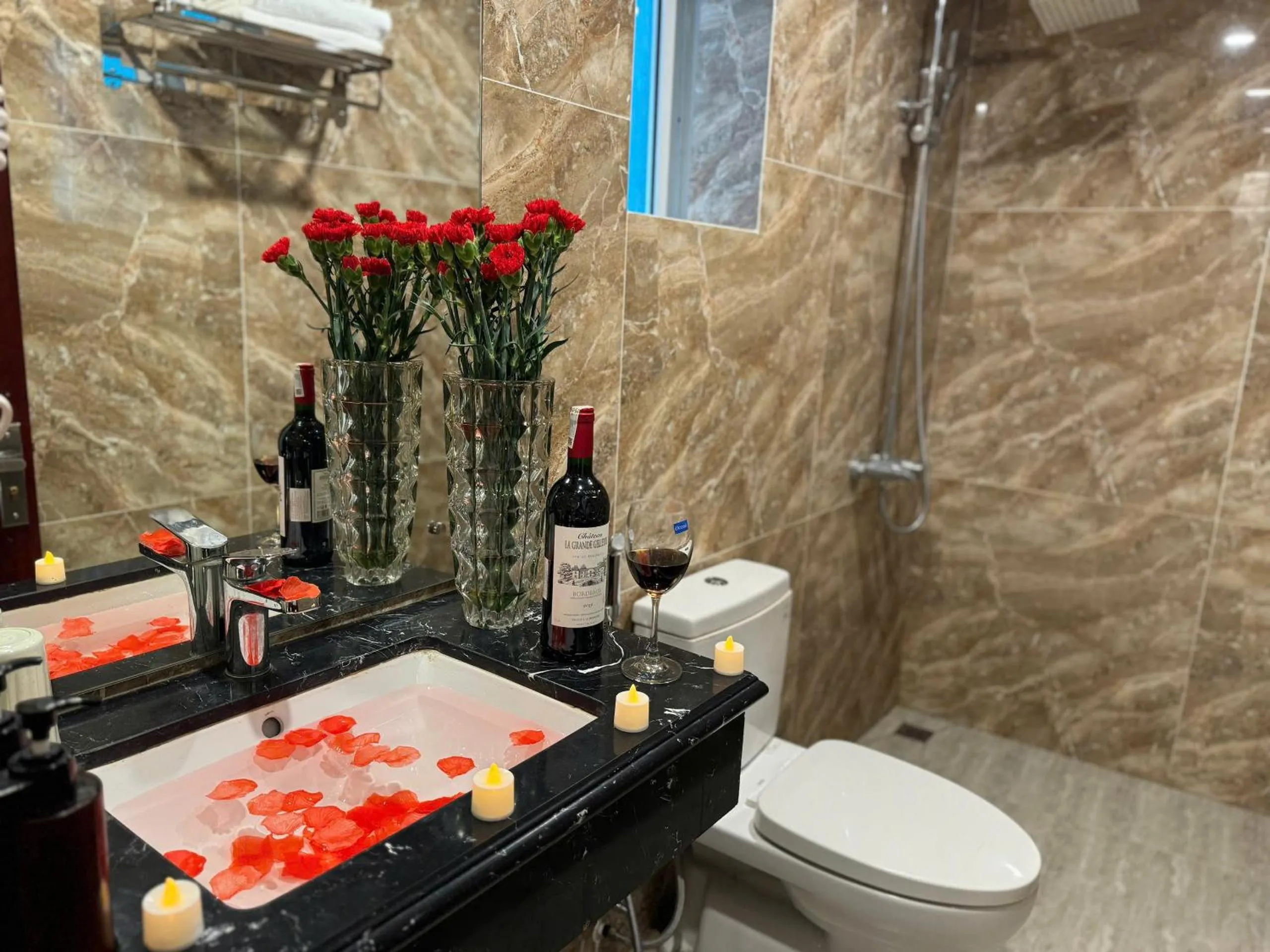 Bathroom in Hoàng Gia Hotel Nhân Hòa