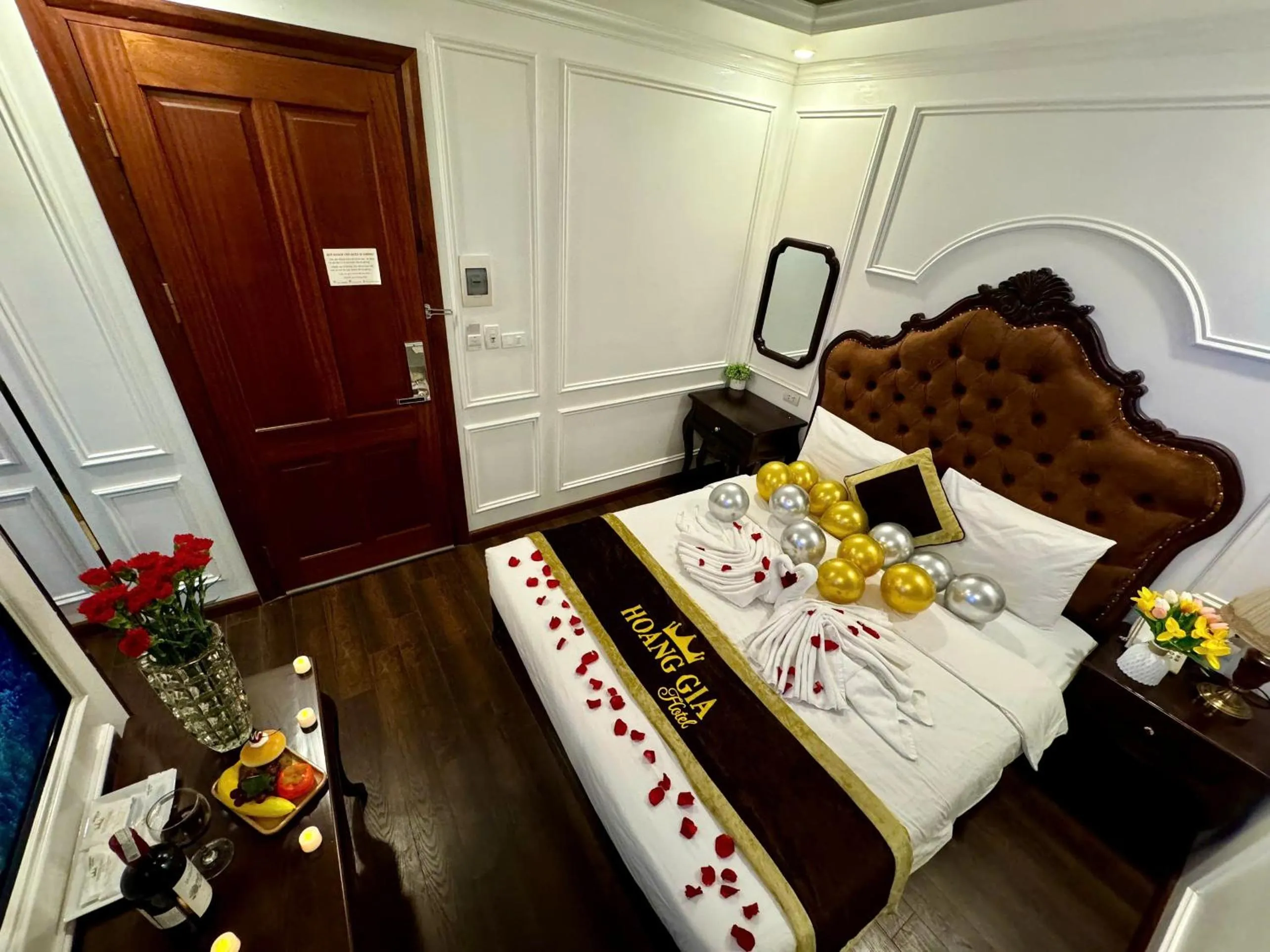 TV and multimedia, Bed in Hoàng Gia Hotel Nhân Hòa