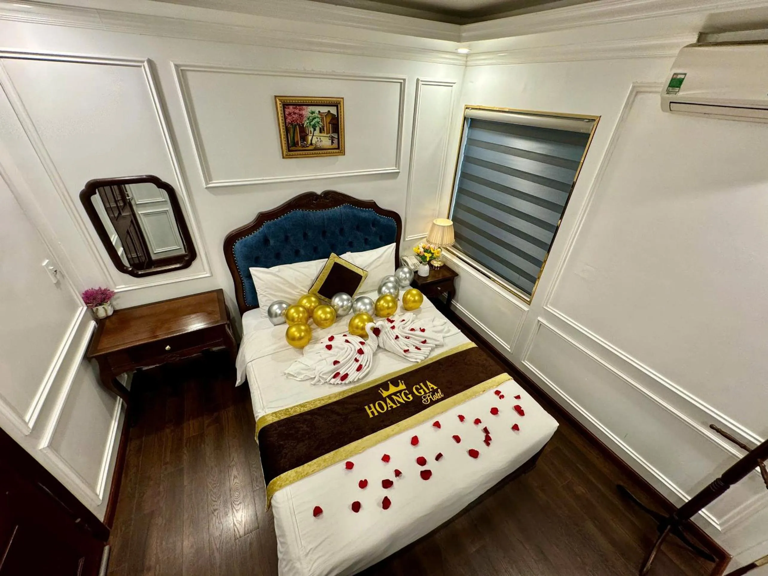 Photo of the whole room, Bed in Hoàng Gia Hotel Nhân Hòa