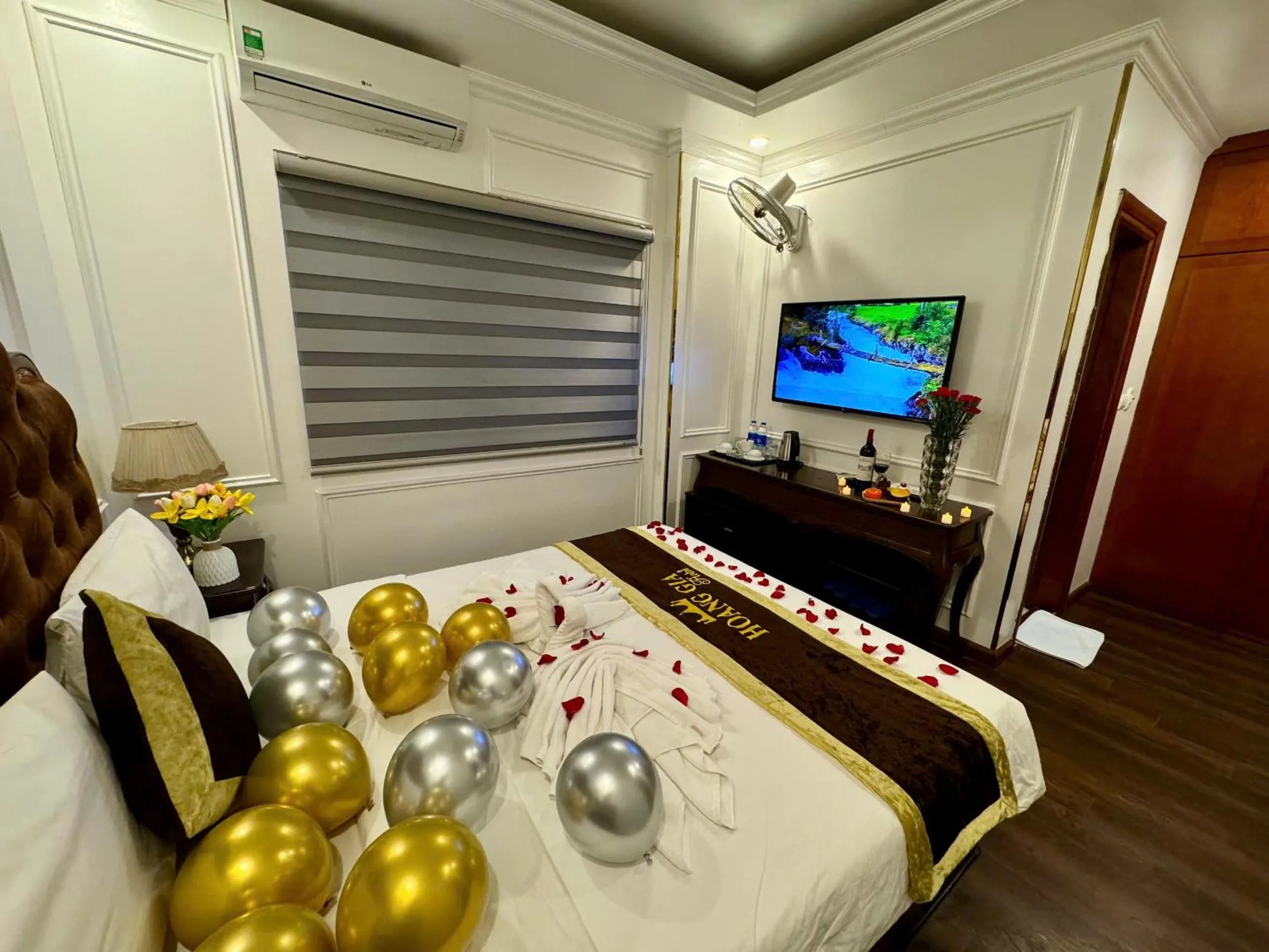 Bed in Hoàng Gia Hotel Nhân Hòa