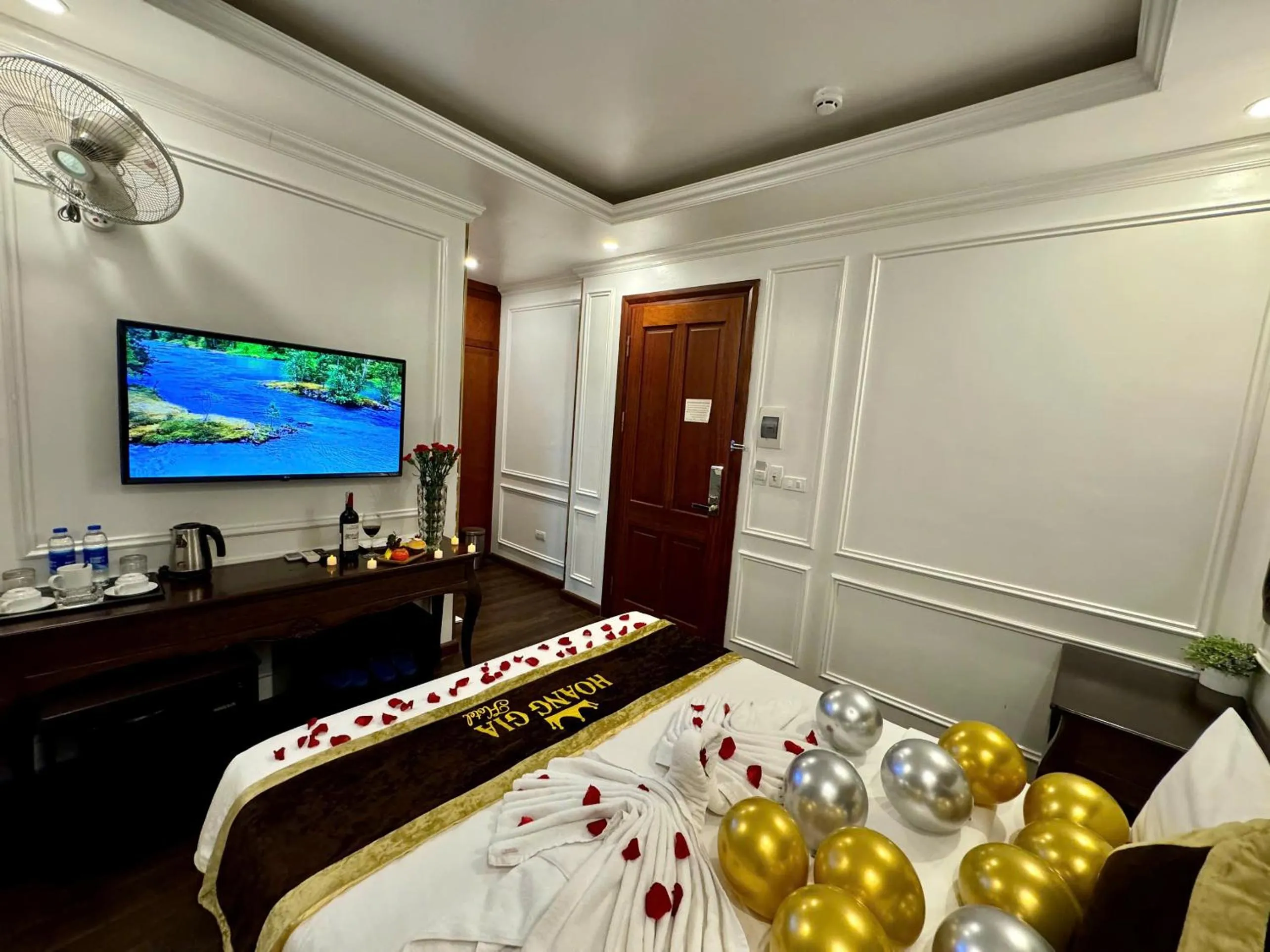 Bed in Hoàng Gia Hotel Nhân Hòa