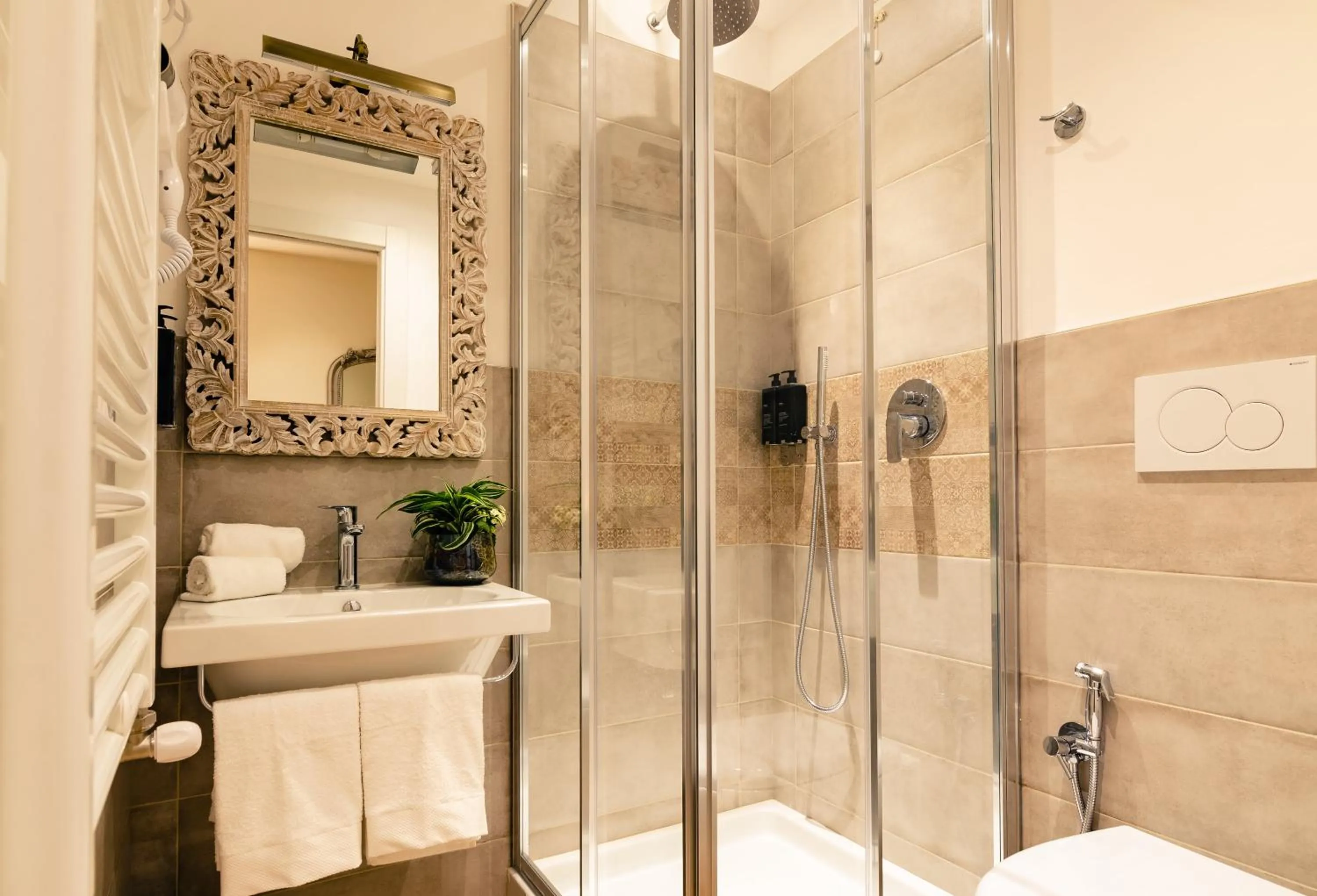 Bathroom in Il giardino di Pantaneto Residenza D'Epoca