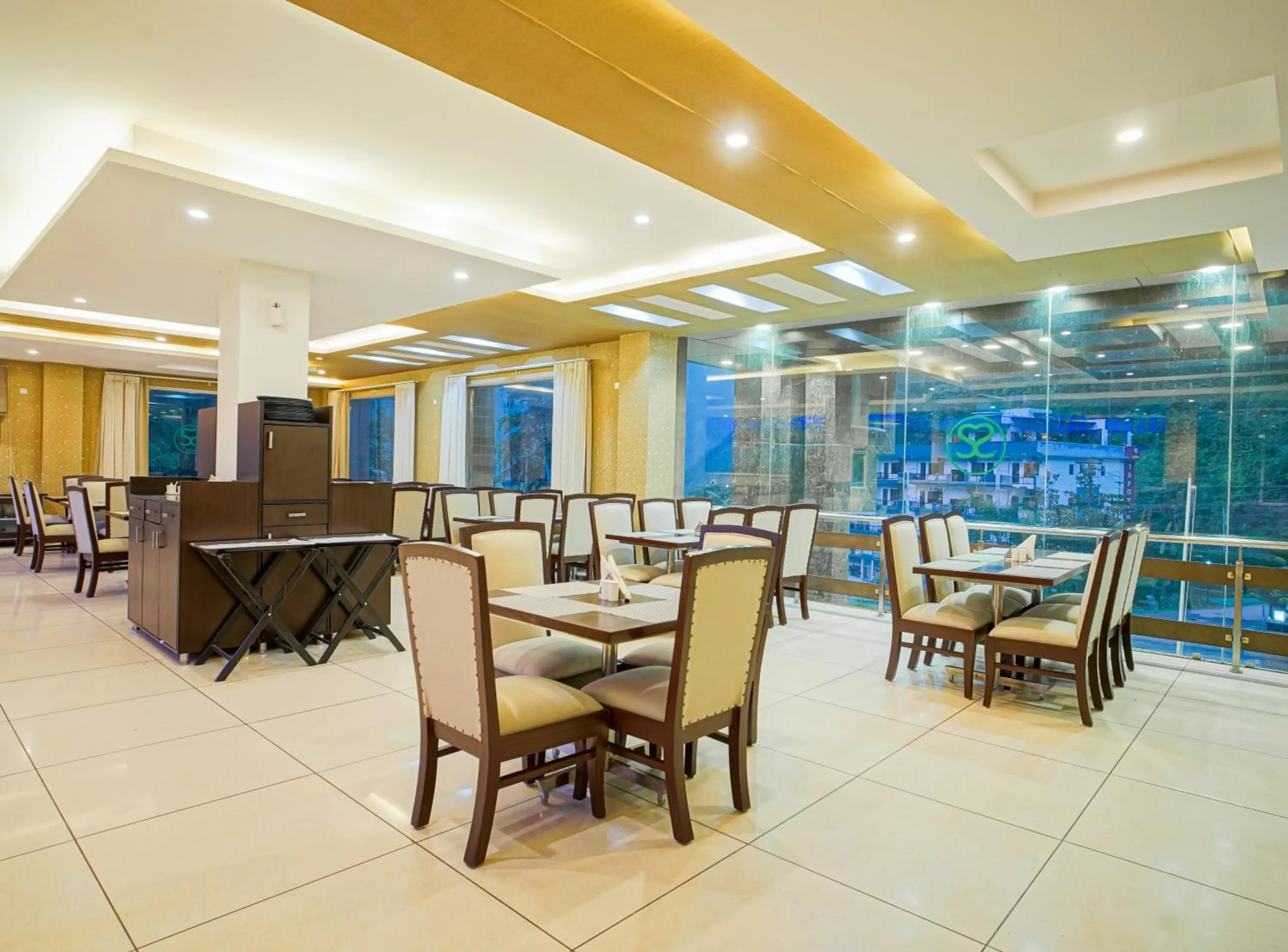 Restaurant/places to eat in The Grand Shiva Resort and Spa