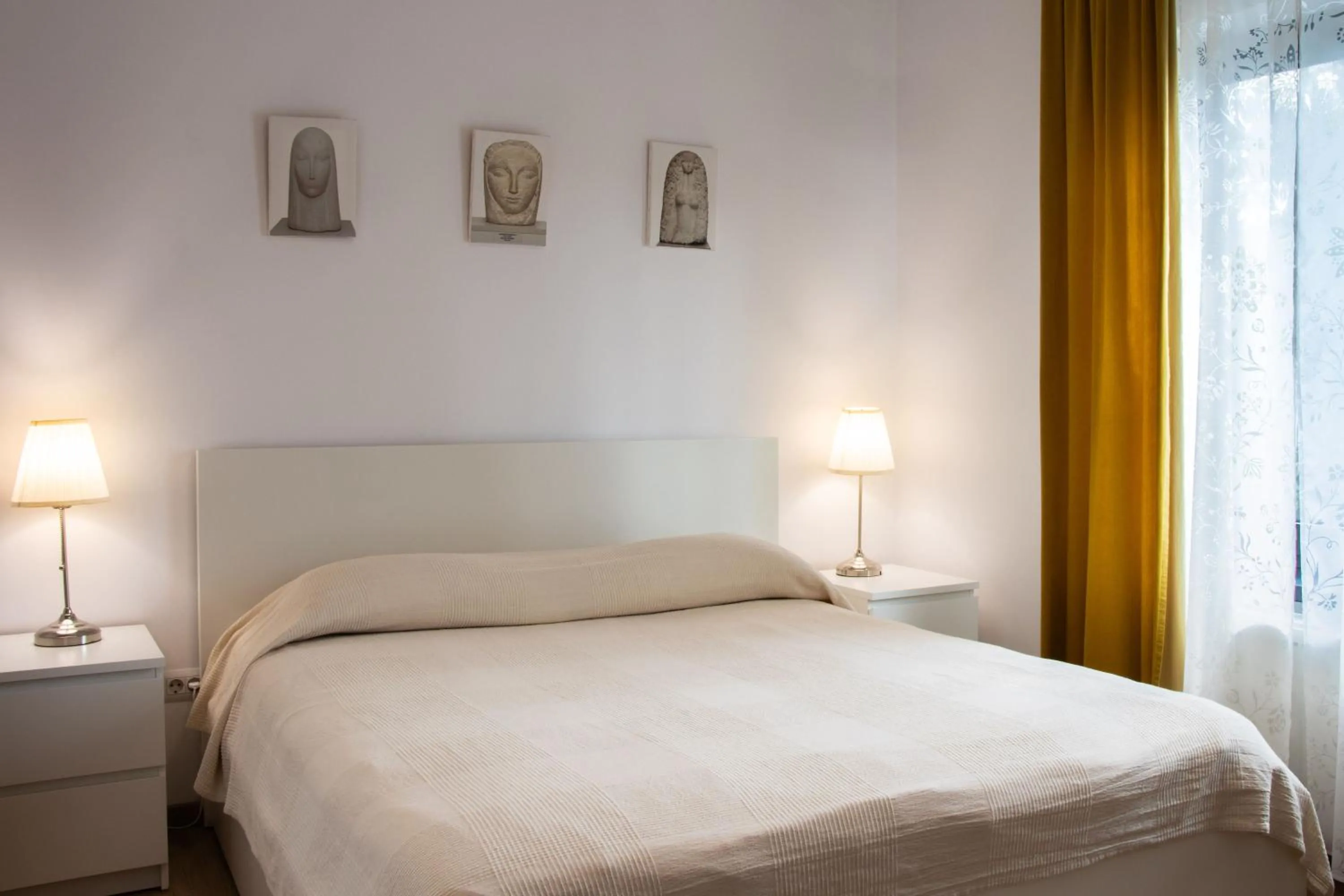 Bed in Clement Apartments