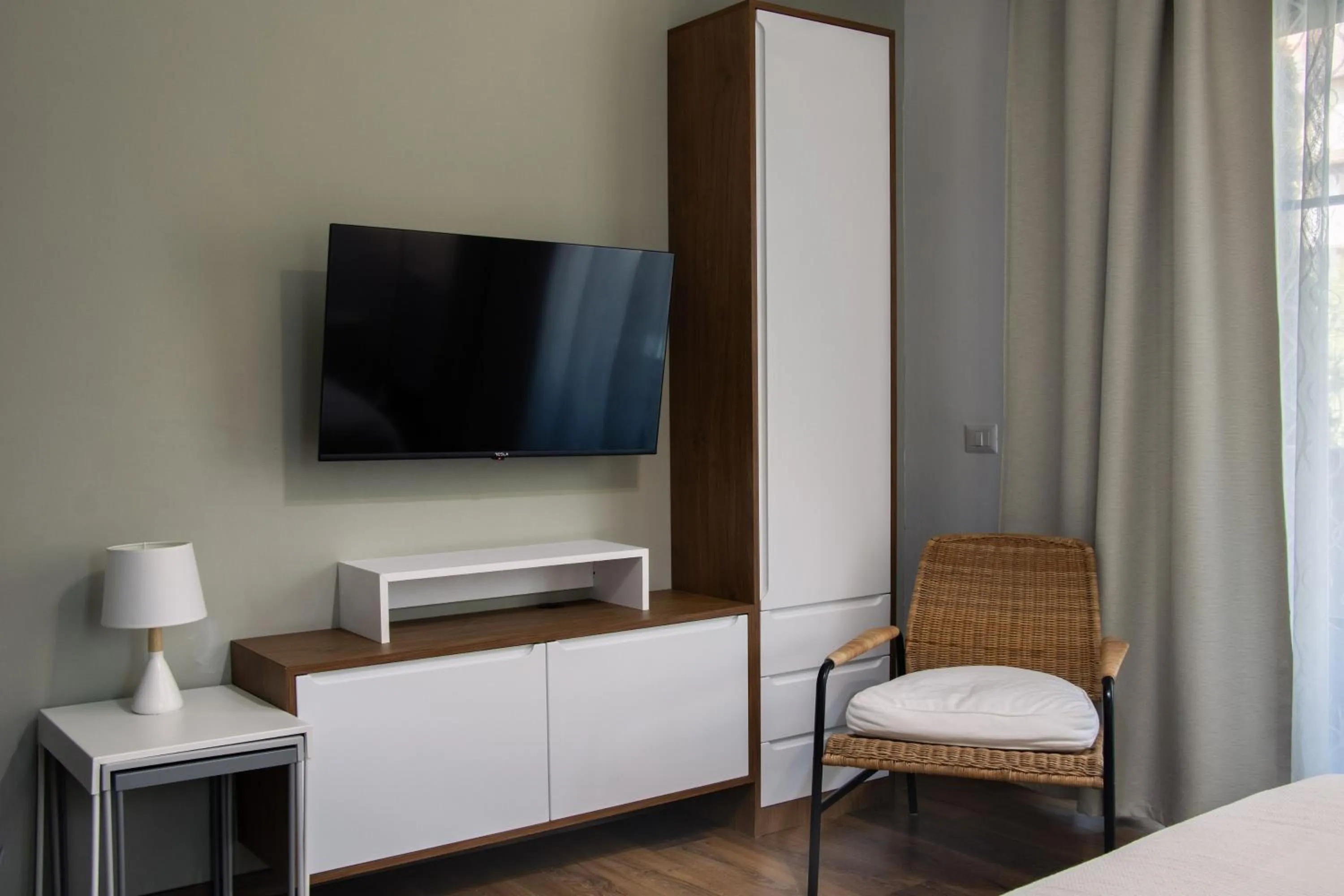 Bed in Clement Apartments