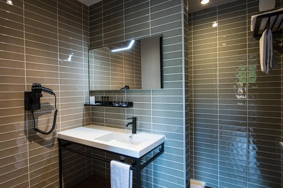 Bathroom in Hôtel L'Ouvrée