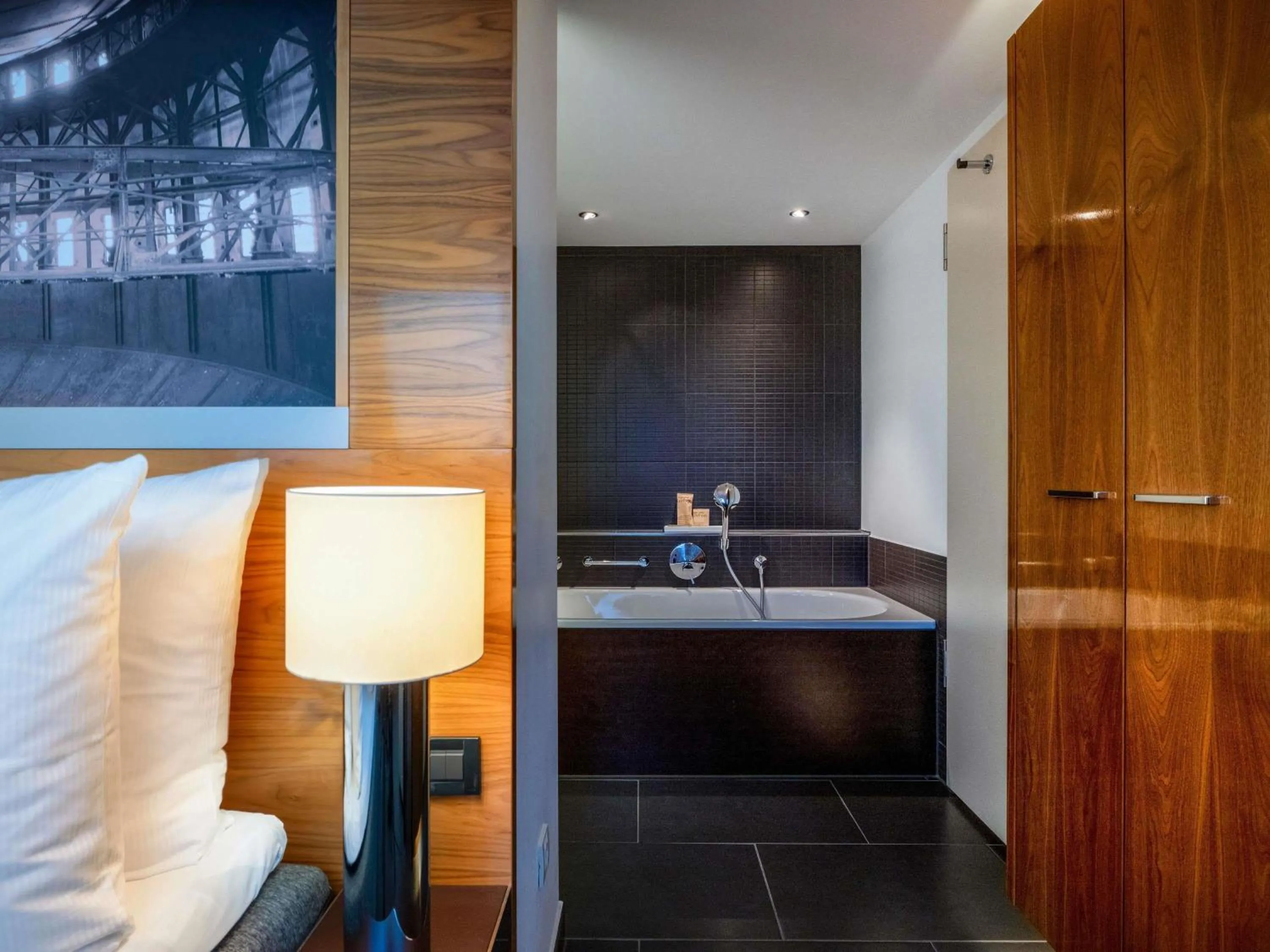 Bedroom in MÖVENPICK Hotel Hamburg City