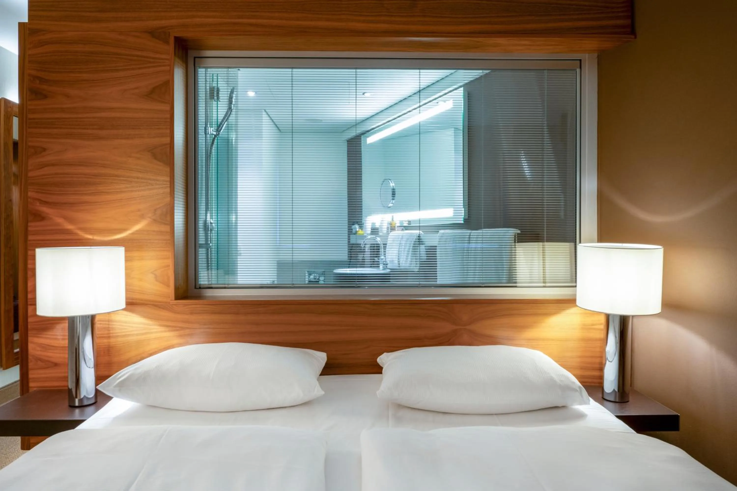 Bed in MÖVENPICK Hotel Hamburg City