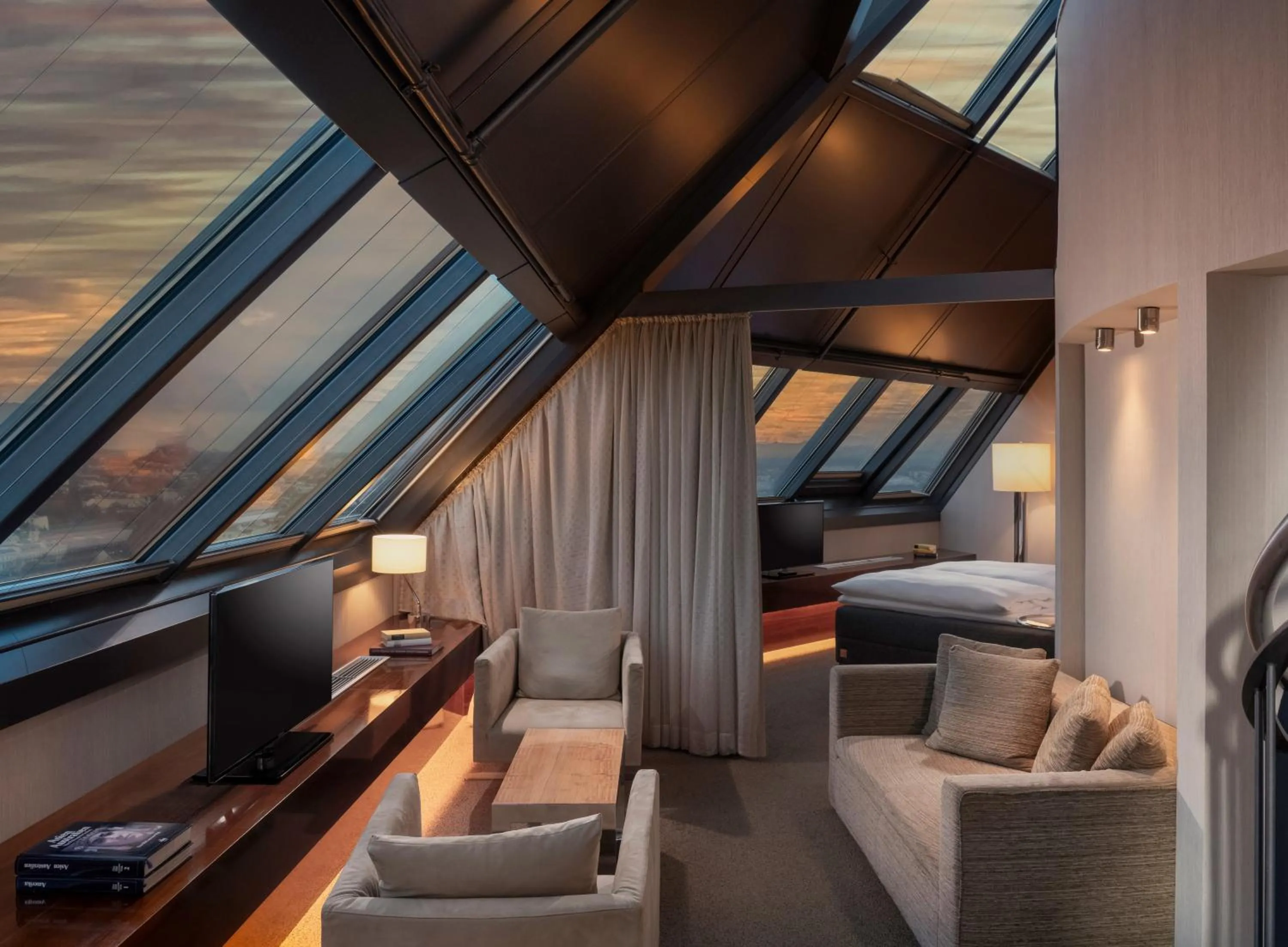 TV and multimedia, Bed in MÖVENPICK Hotel Hamburg City