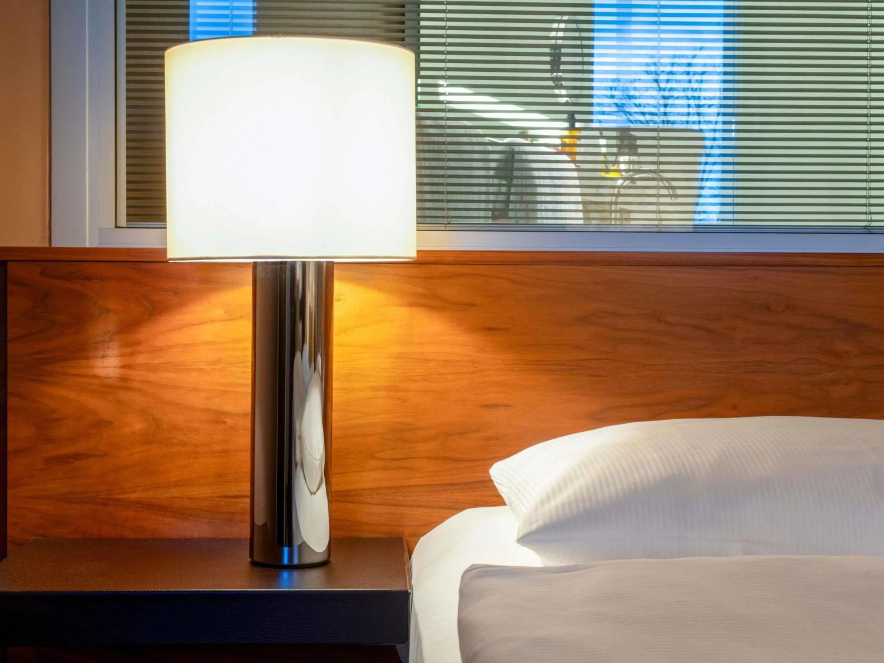 Bedroom, Bed in MÖVENPICK Hotel Hamburg City