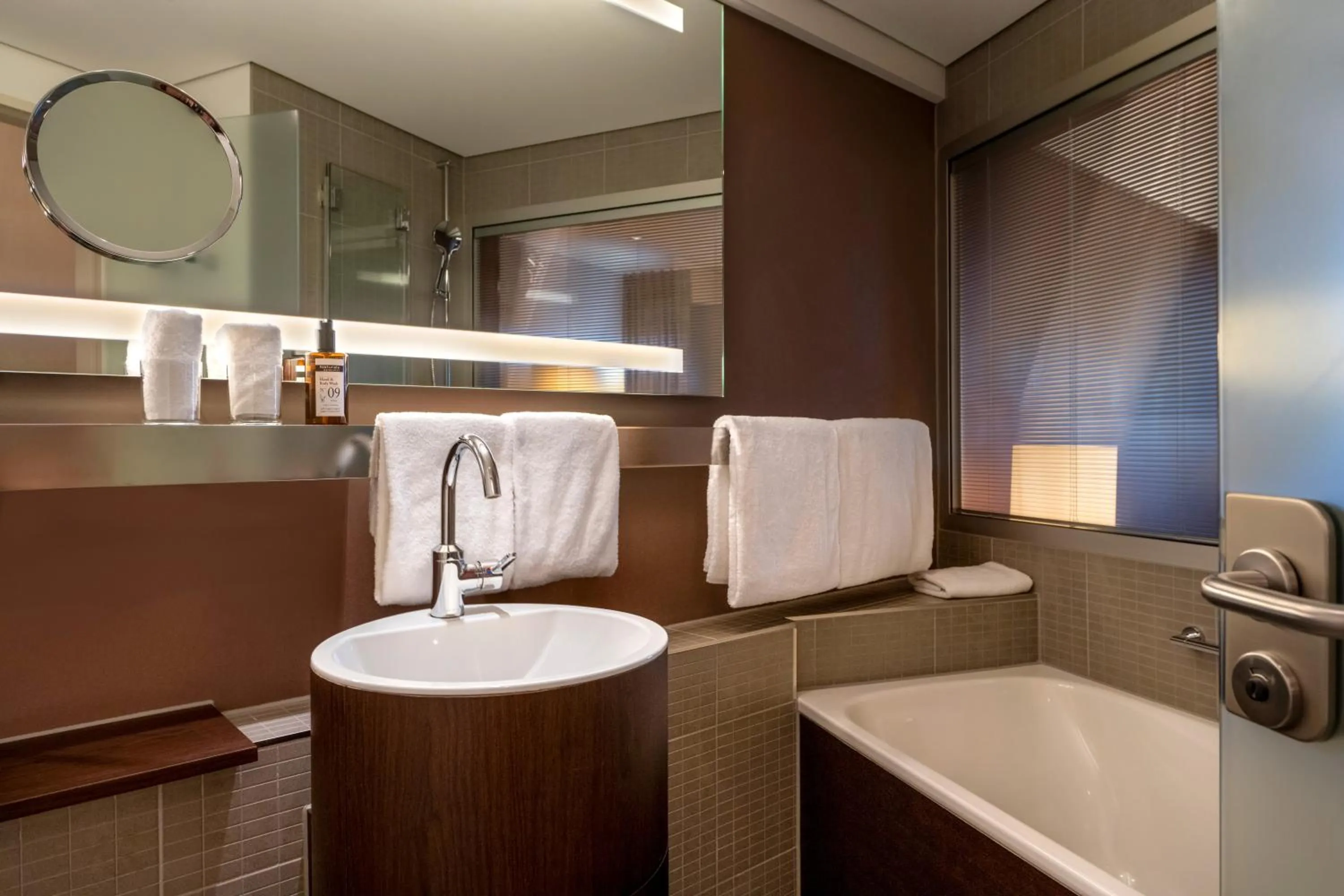 Bathroom in MÖVENPICK Hotel Hamburg City