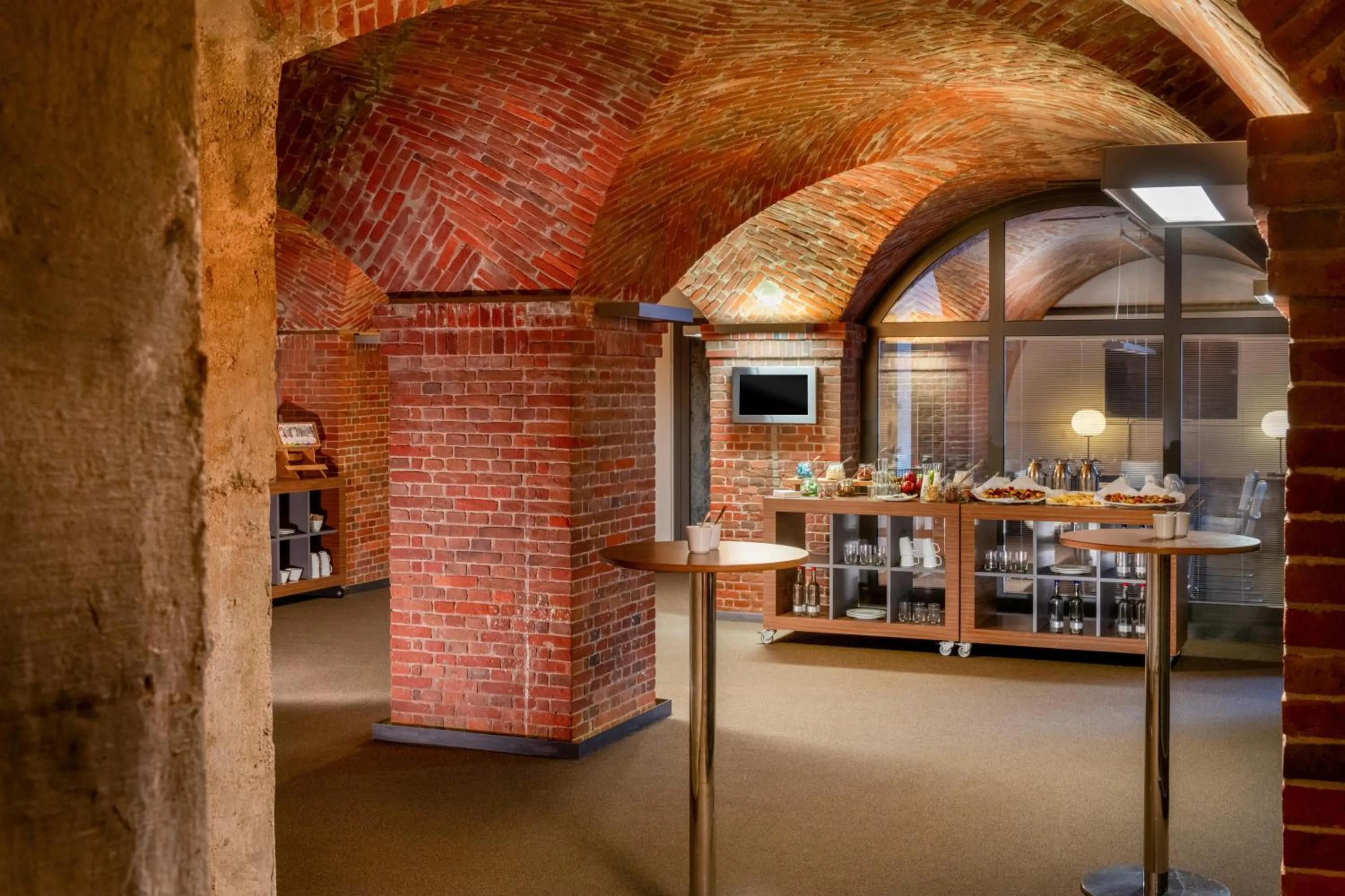 Food and drinks in MÖVENPICK Hotel Hamburg City