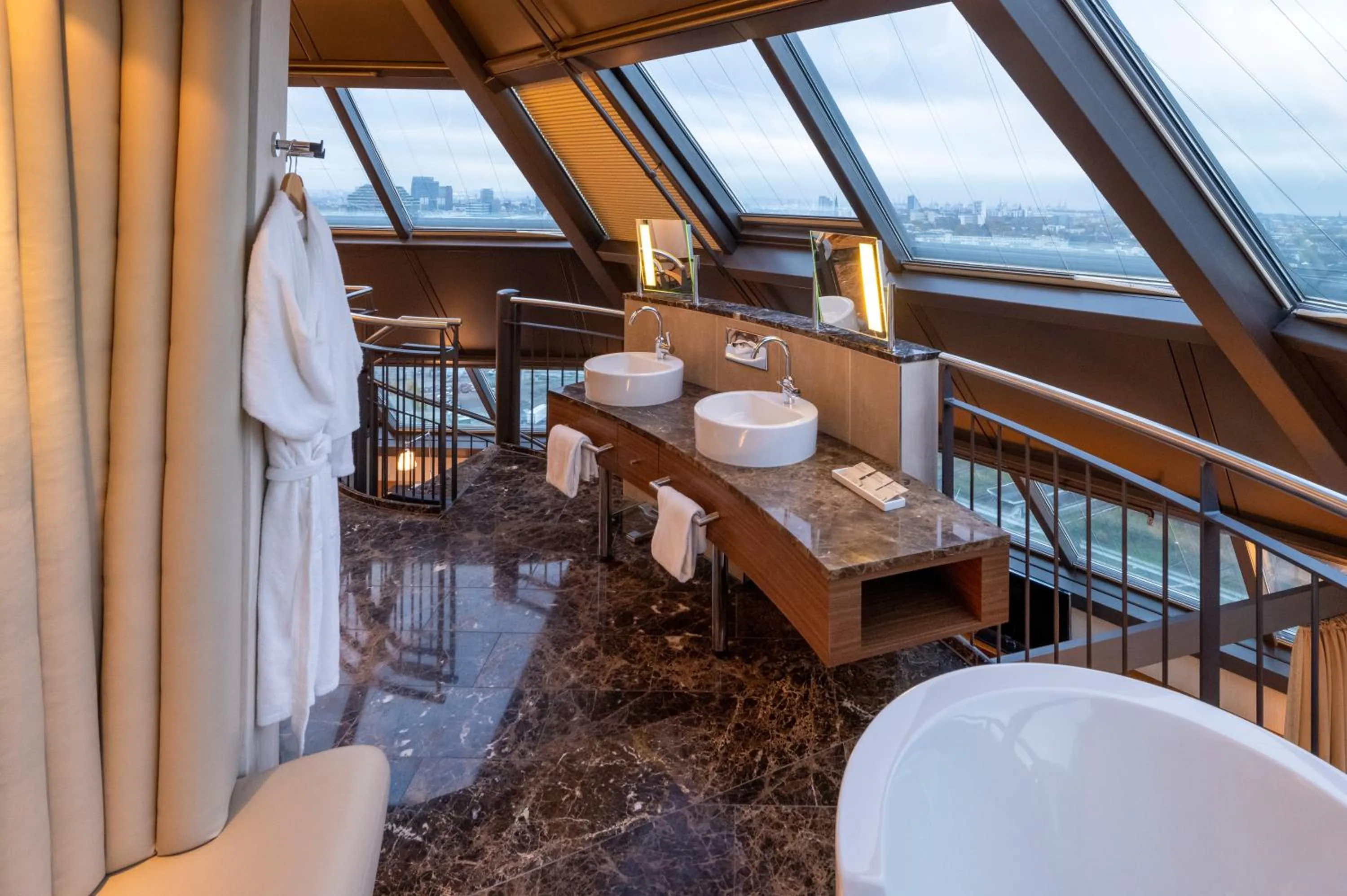 Bathroom in MÖVENPICK Hotel Hamburg City