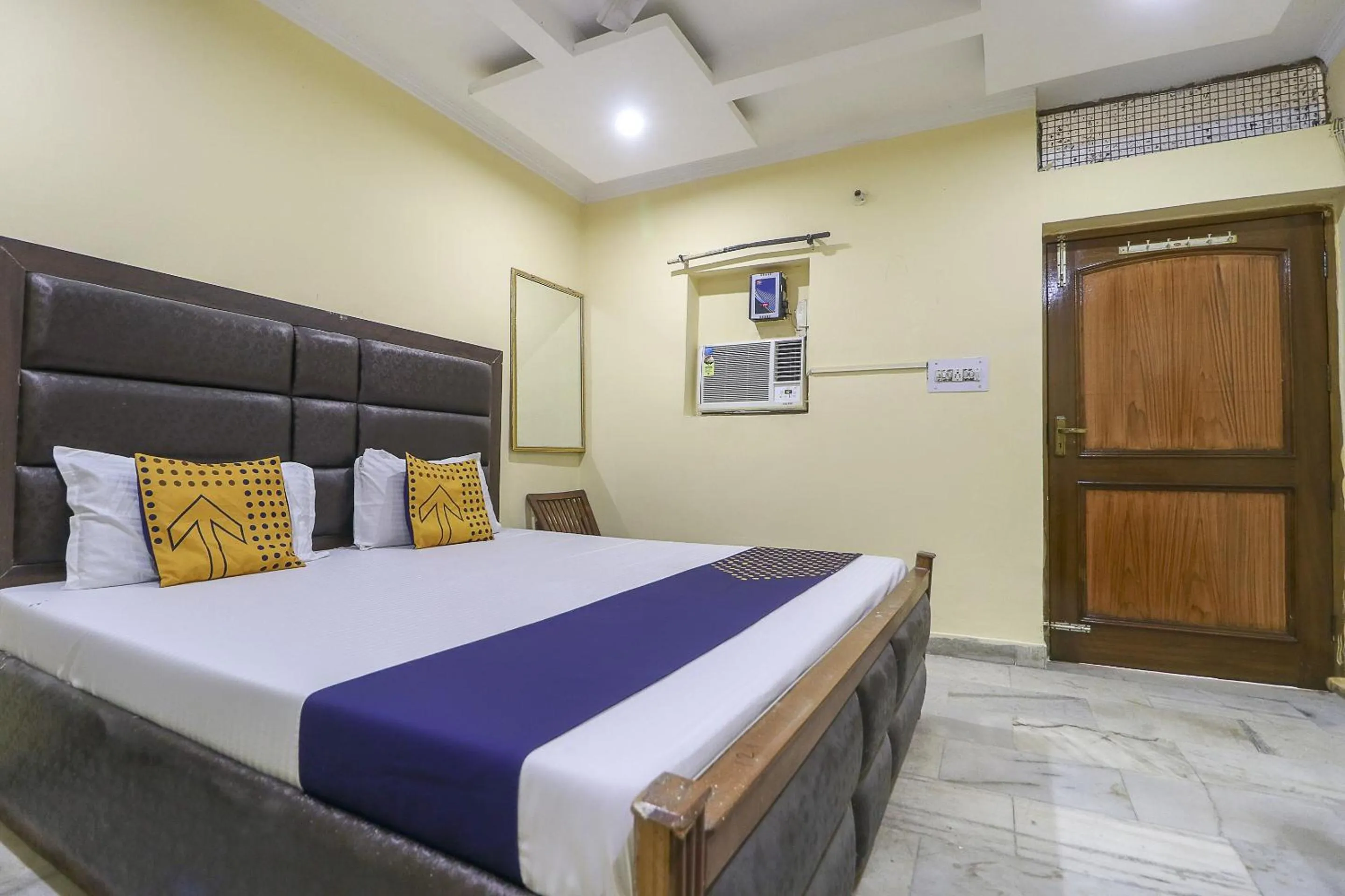 Bedroom in Hotel Star Inn