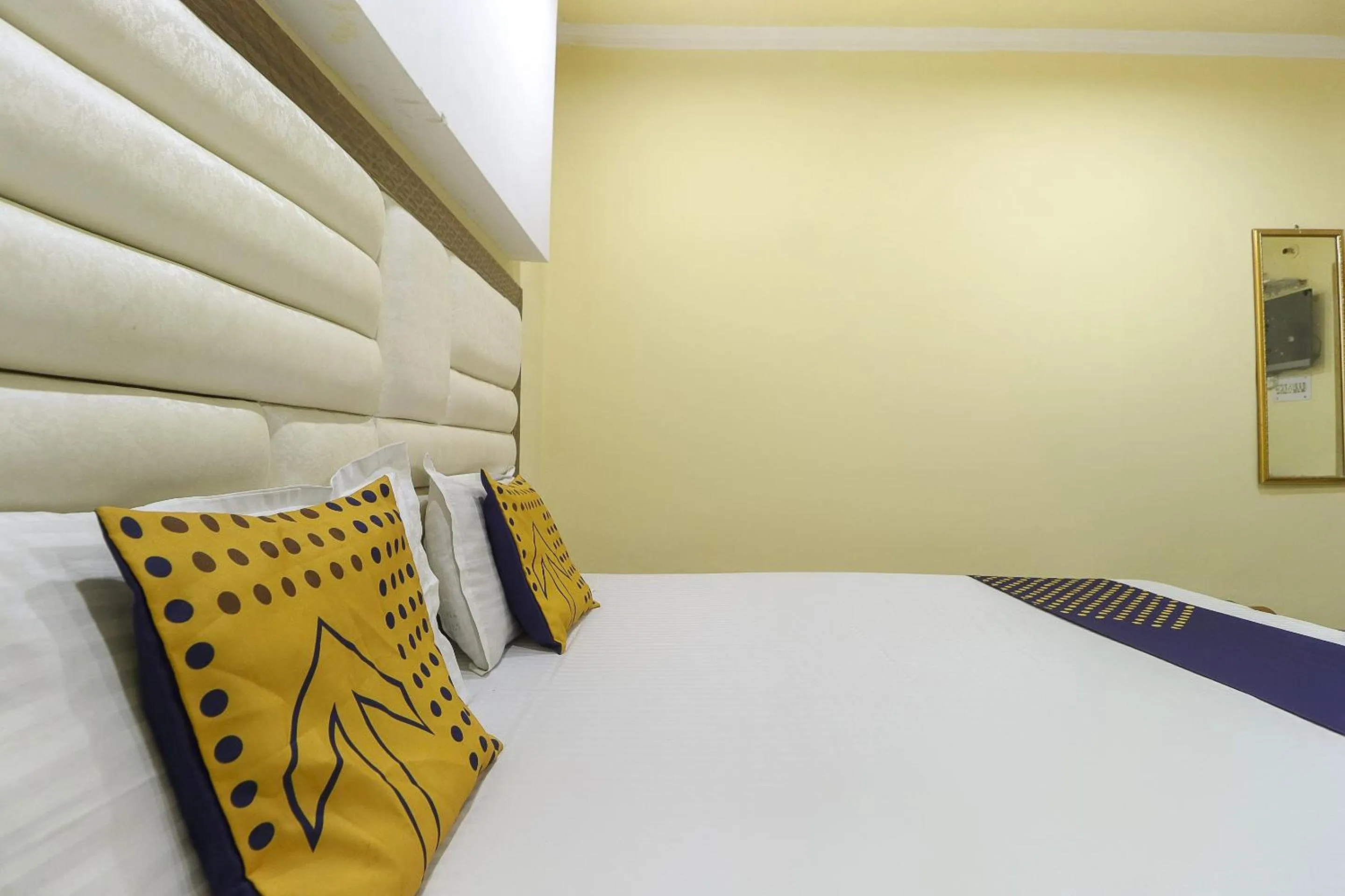 Bedroom in Hotel Star Inn