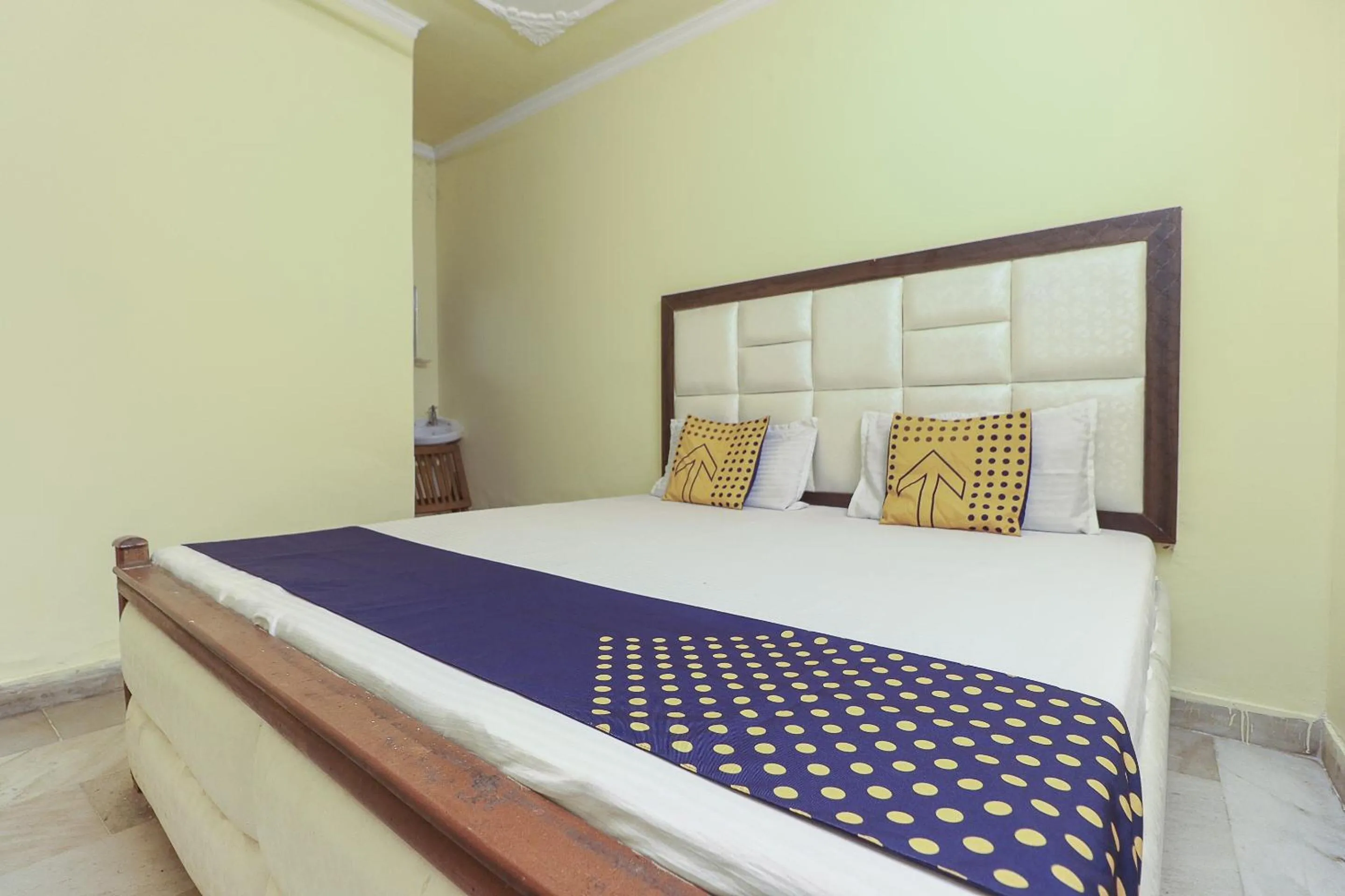 Bedroom in Hotel Star Inn