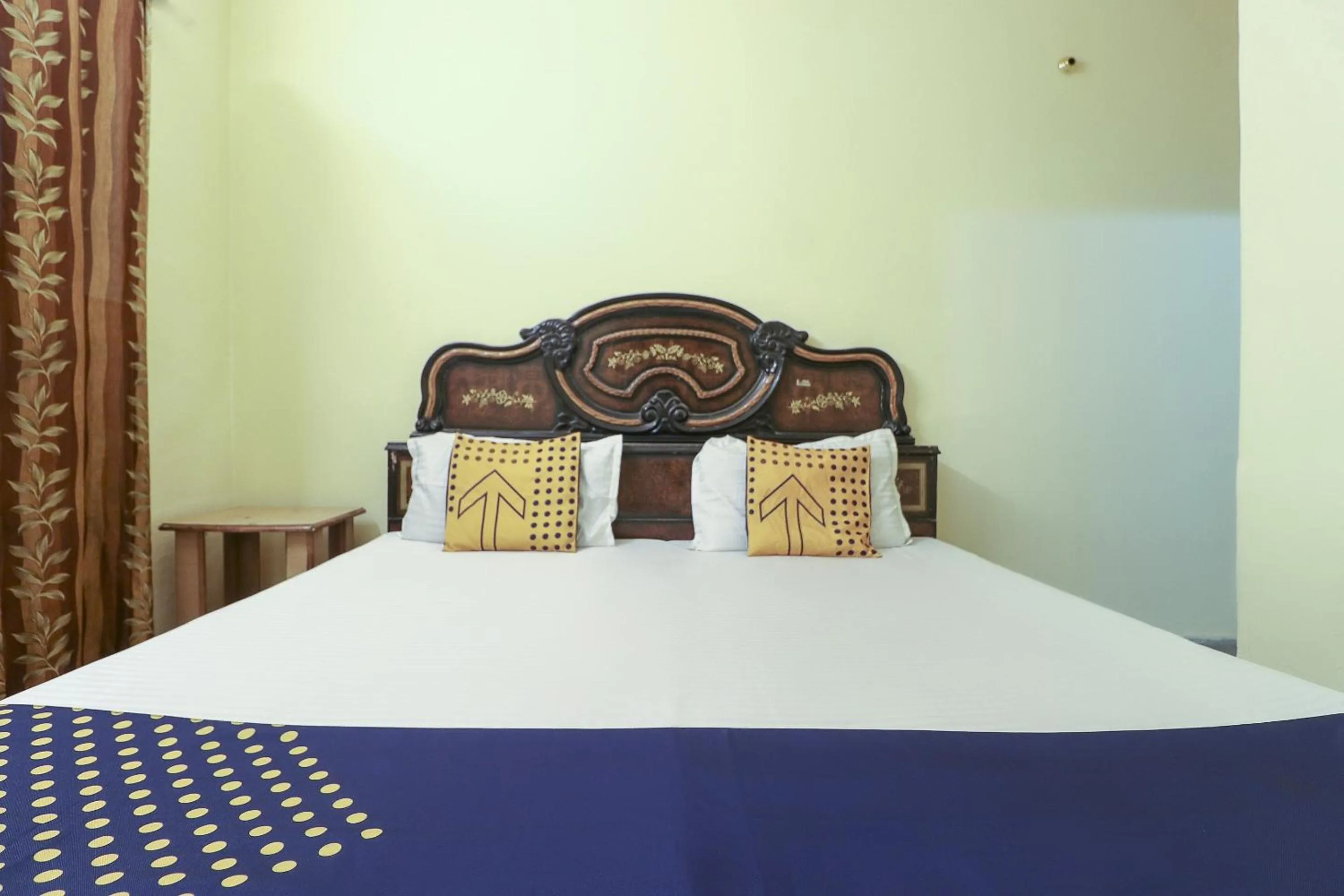 Bedroom in Hotel Star Inn