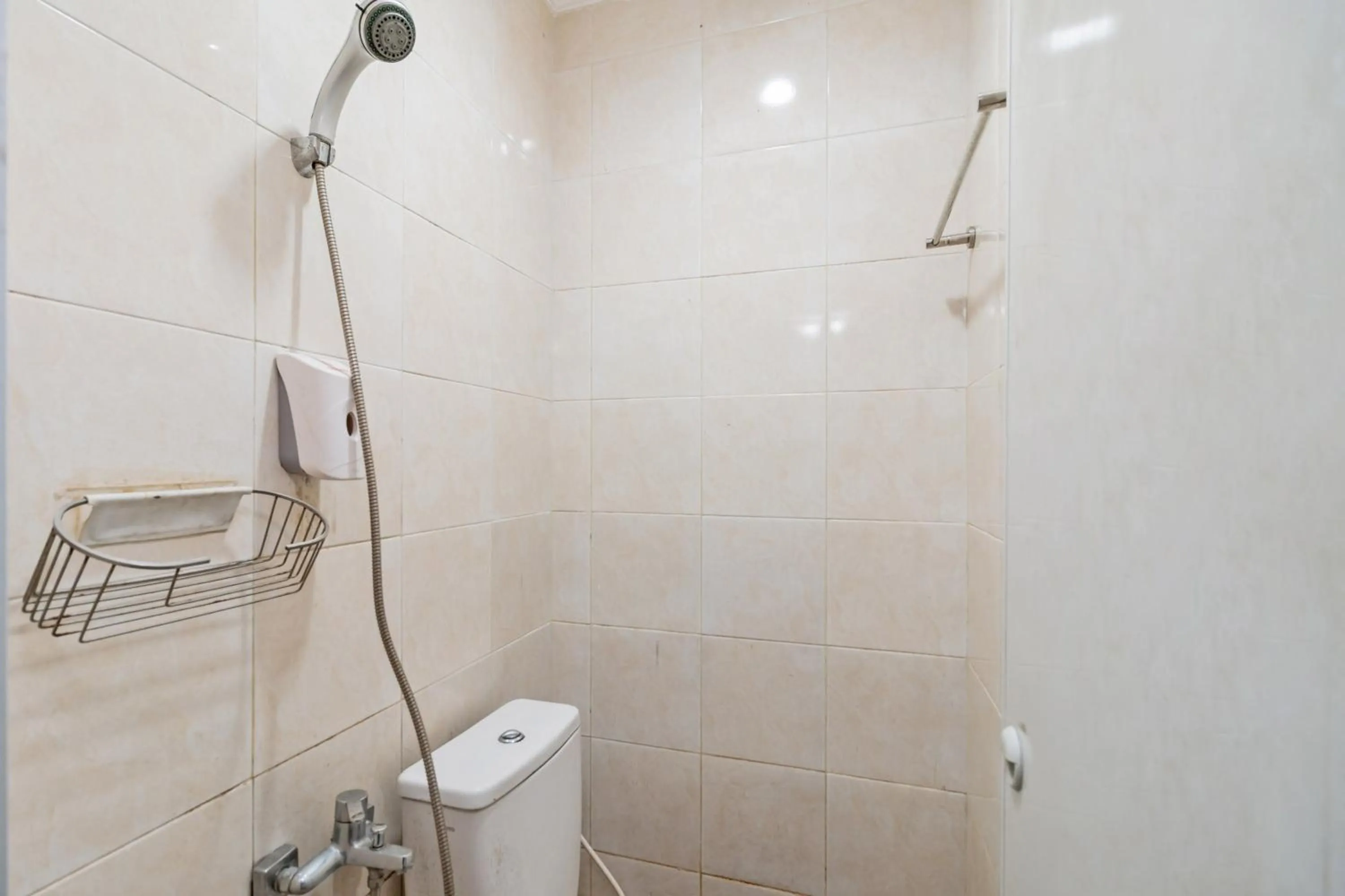 Urbanview Hotel Minongga Pondok Labu by RedDoorz