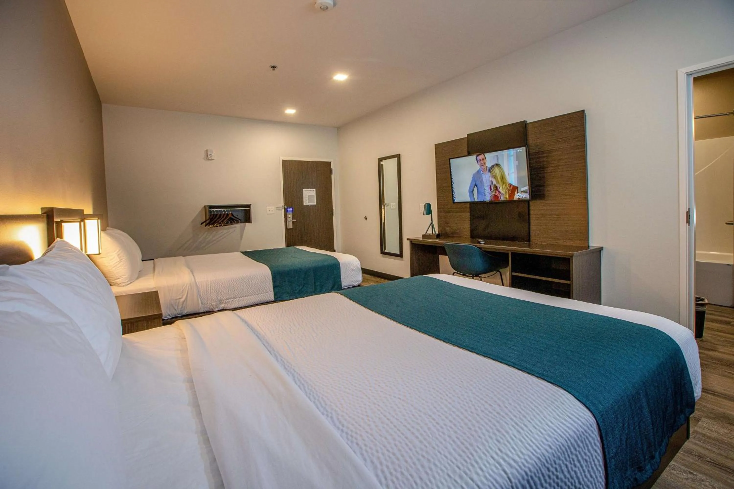 Photo of the whole room, Bed in Motel 6 North Platte, NE - East