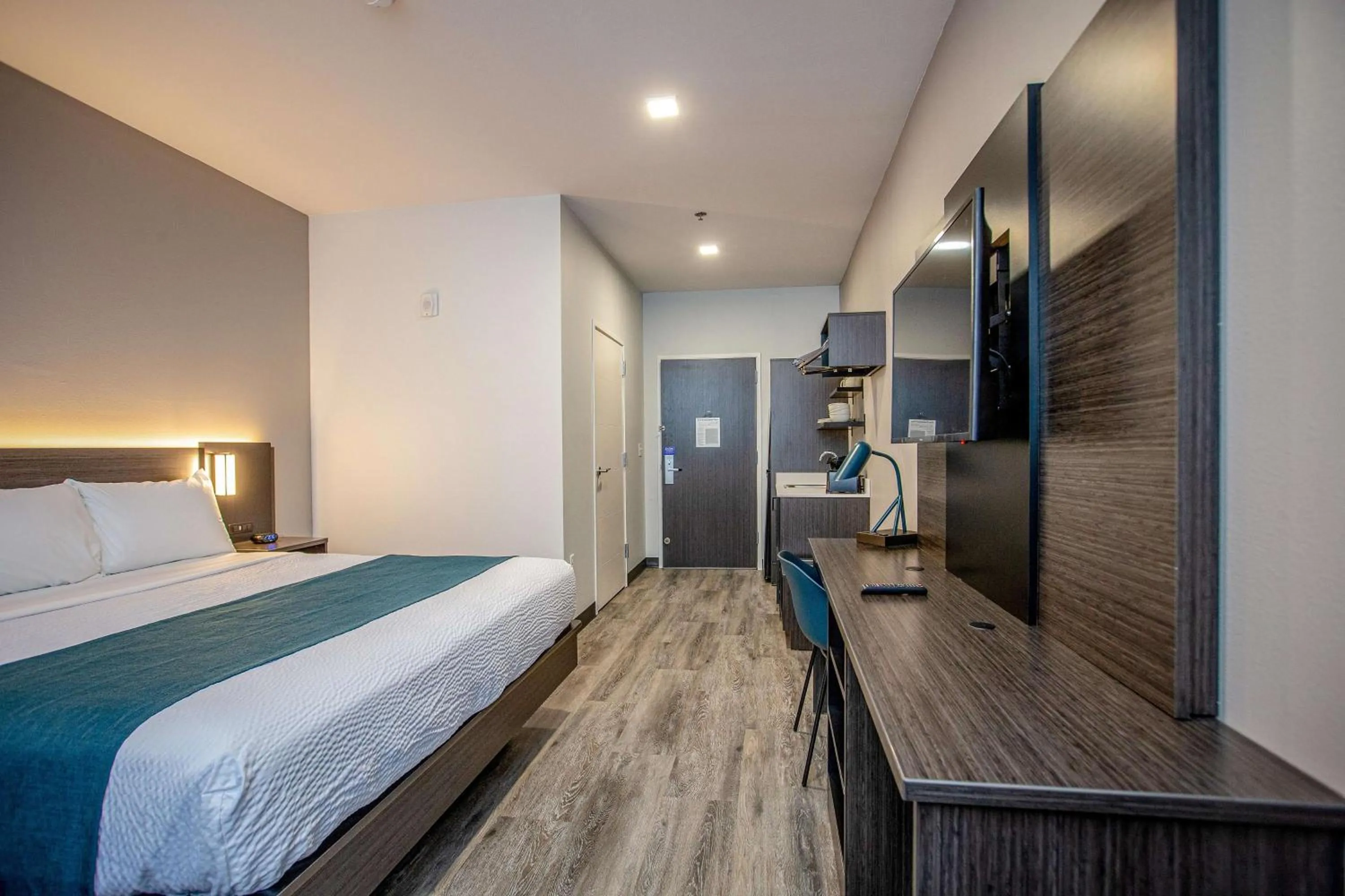 Photo of the whole room, Bed in Motel 6 North Platte, NE - East