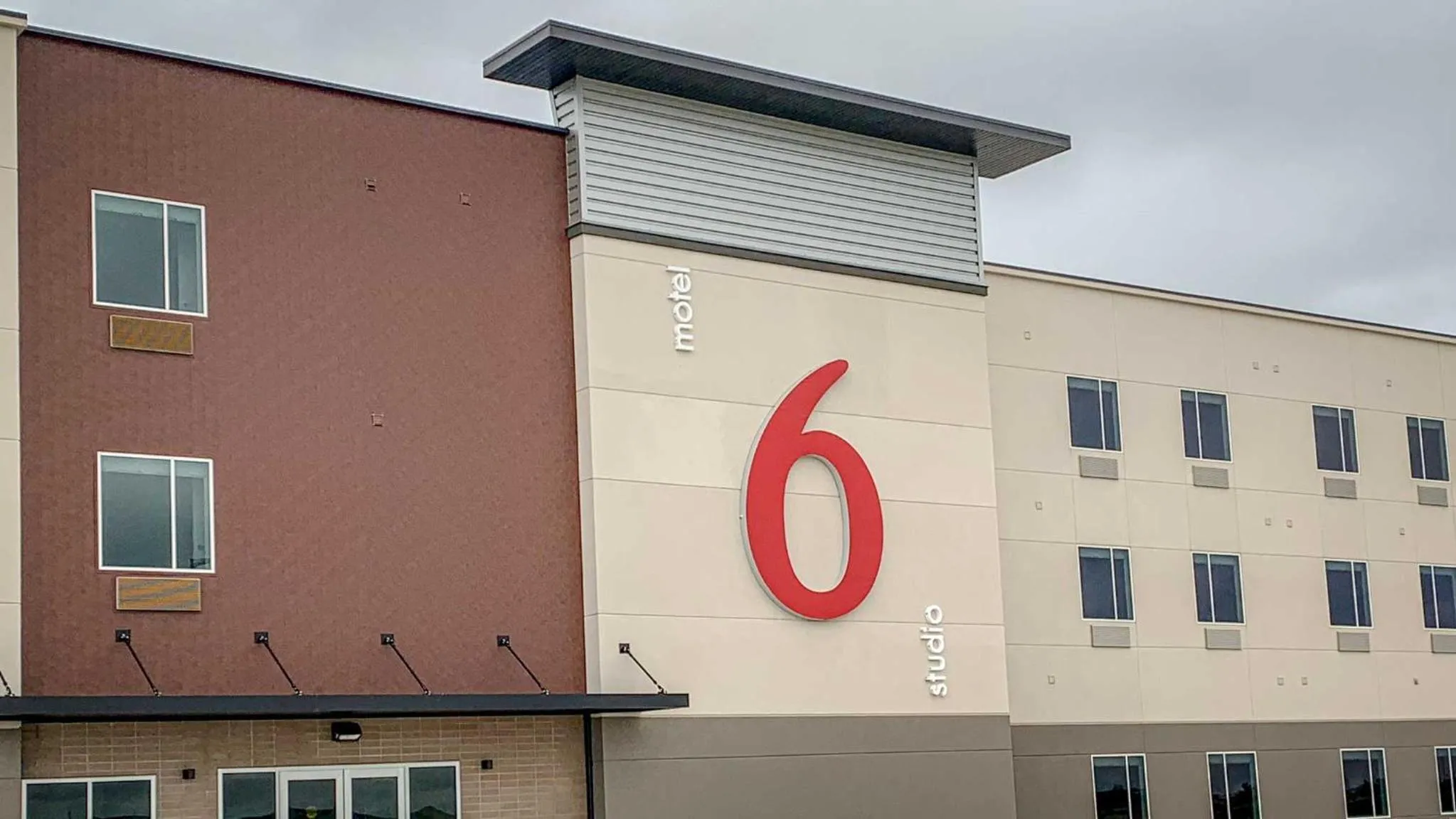 Property building in Motel 6 North Platte, NE - East