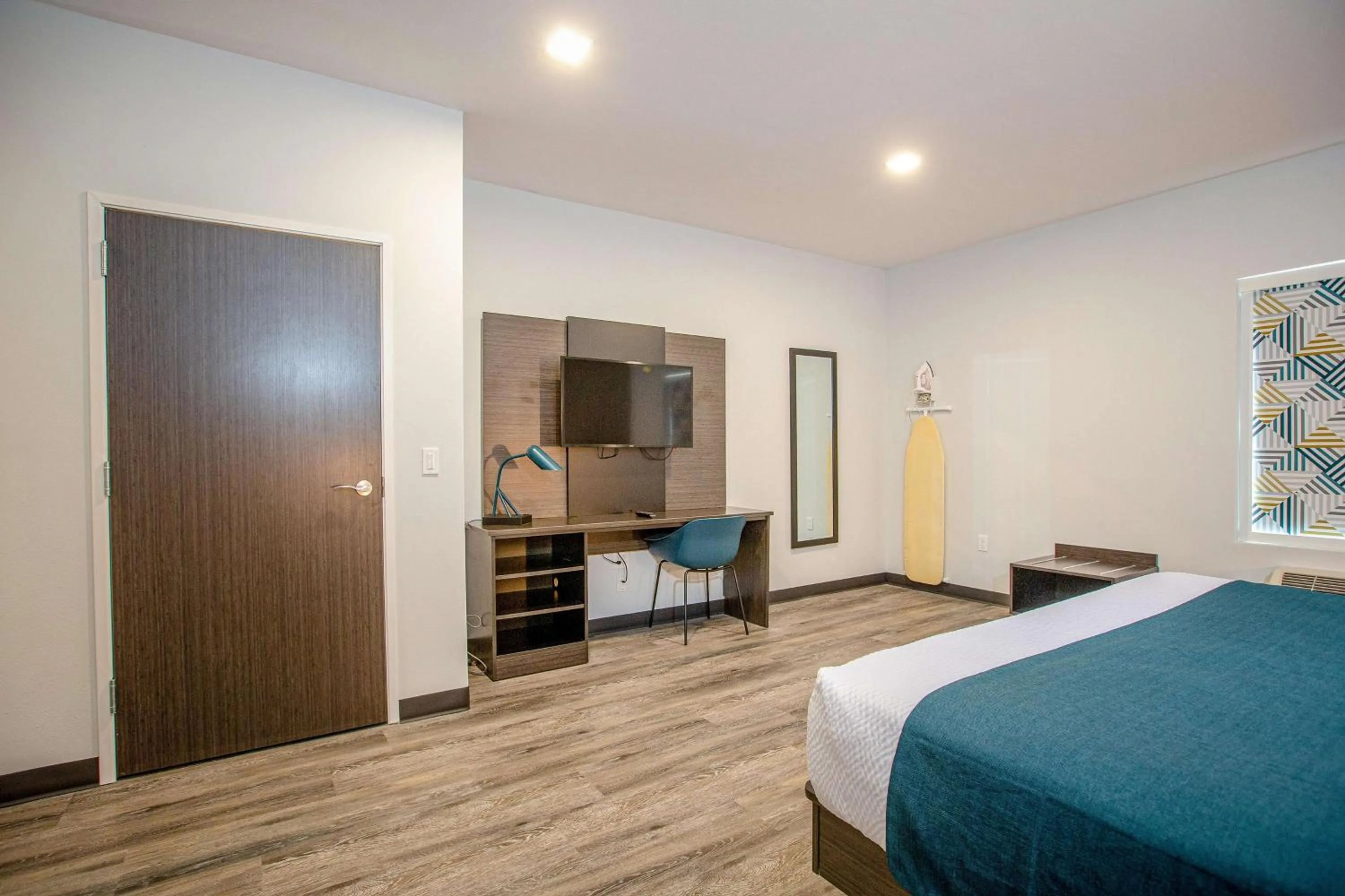 Photo of the whole room, Bed in Motel 6 North Platte, NE - East