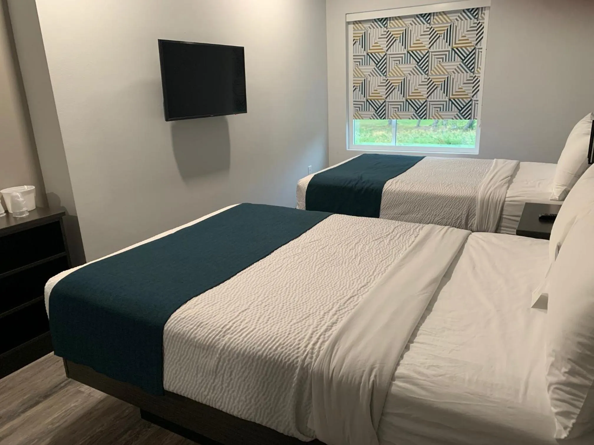 Bed in Motel 6 North Platte, NE - East