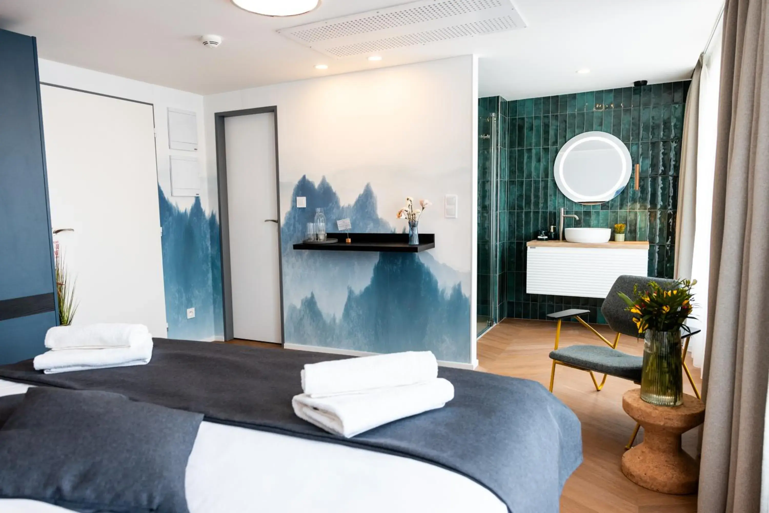 Deluxe Double Room with River View in Botel Marina Deluxe Double Room with River View in Botel Marina