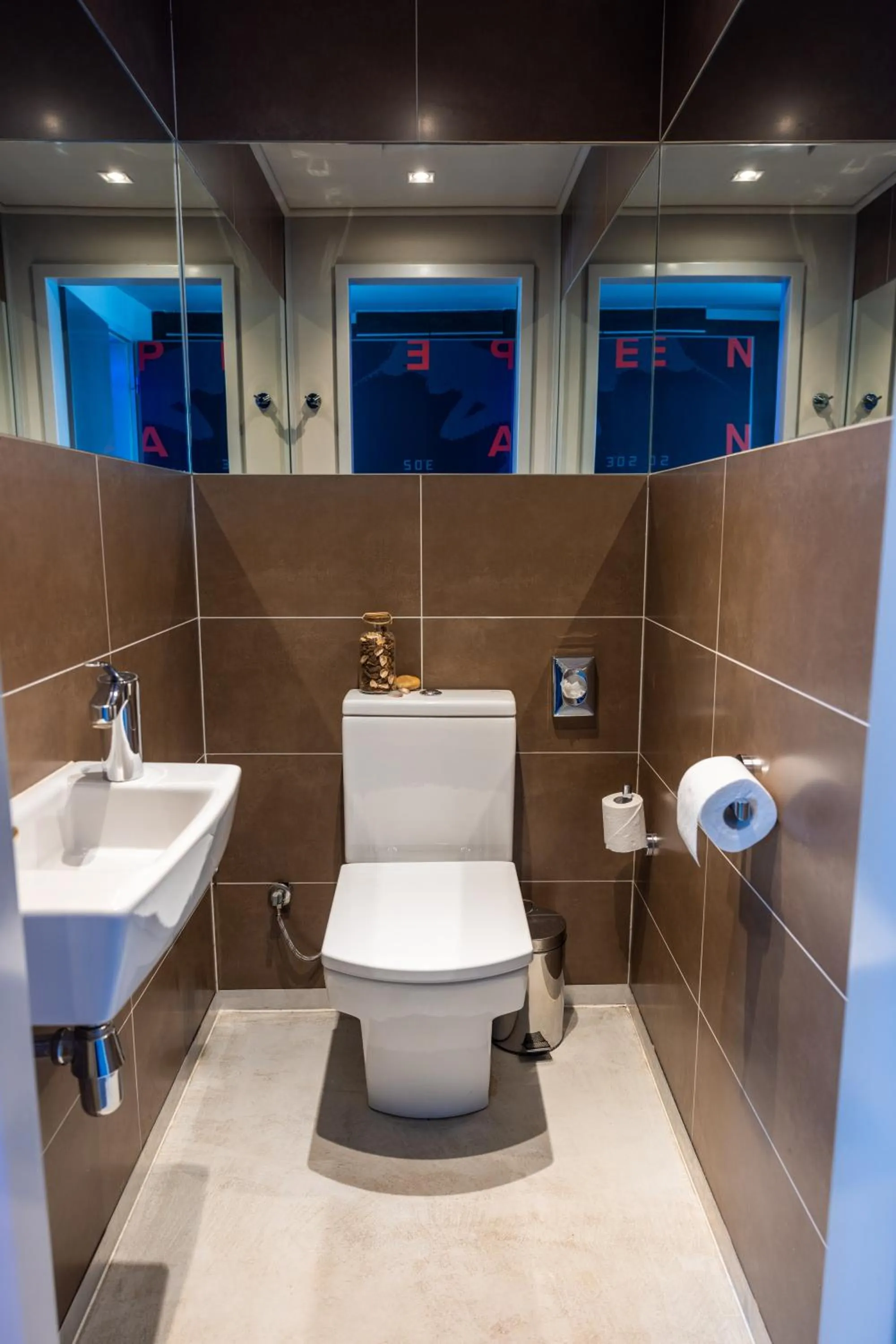 Toilet in Botel Marina