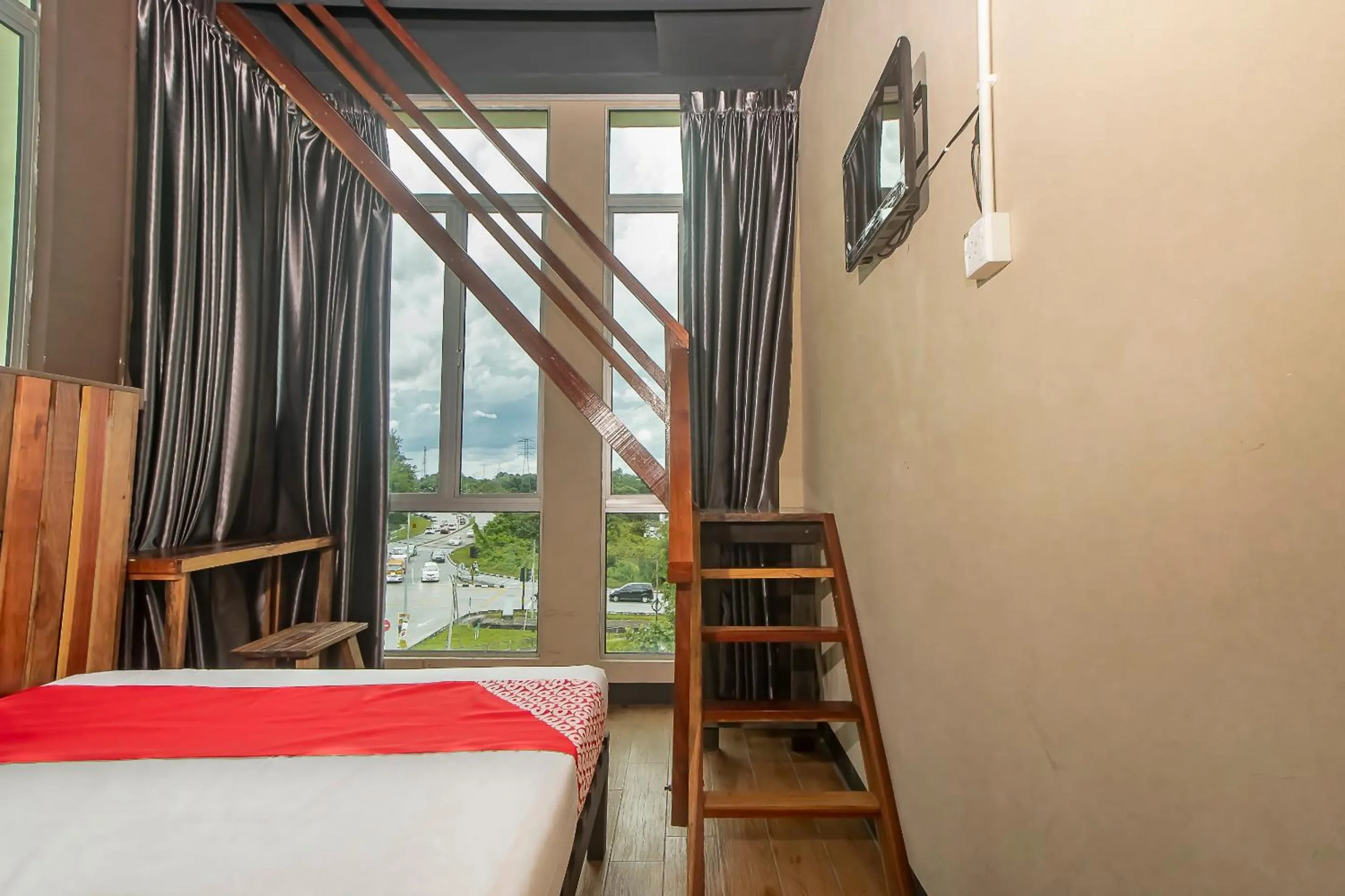 Bedroom, Bed in Hotel O Hi Inn 3