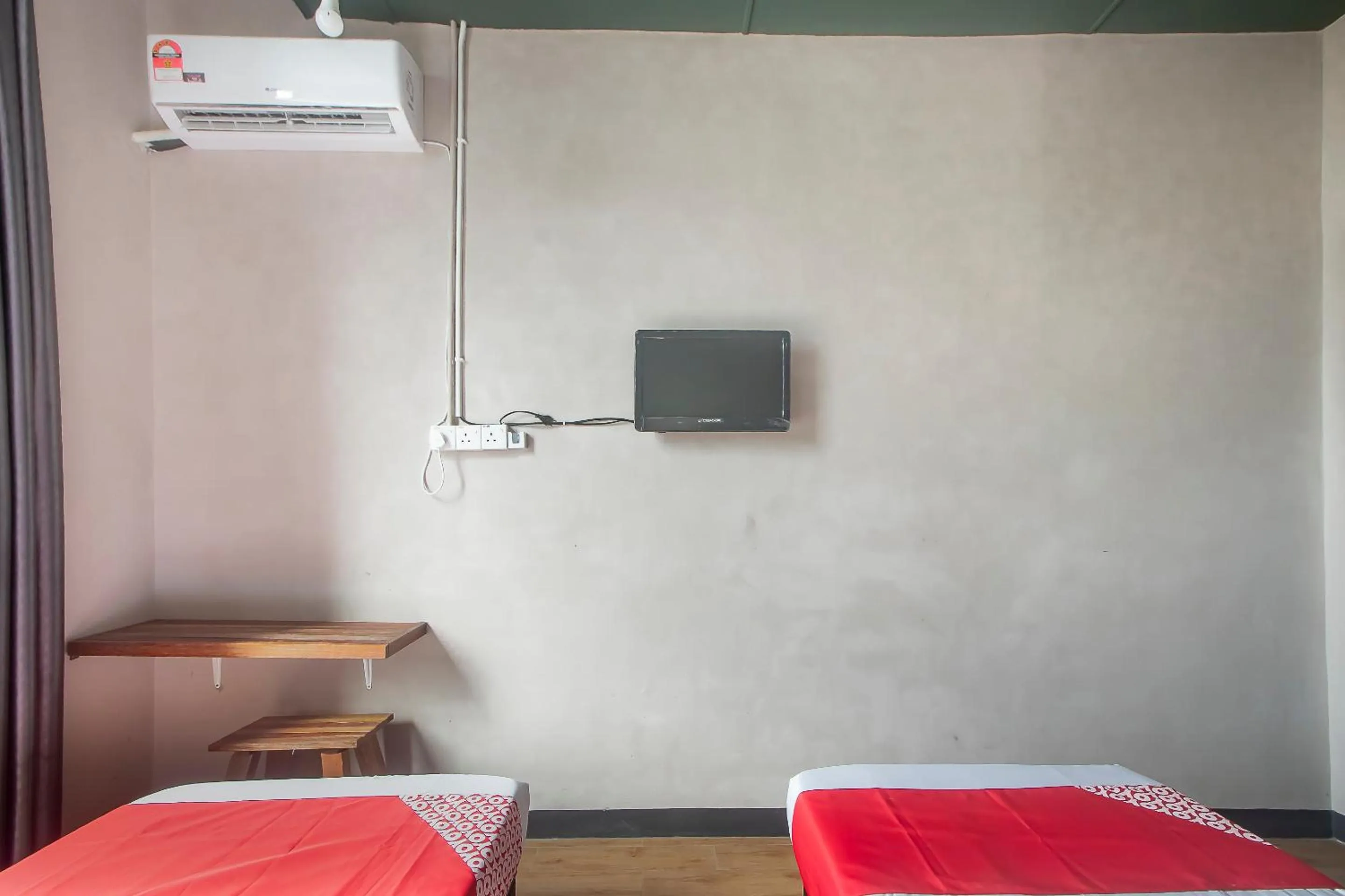 Bedroom, Bed in Hotel O Hi Inn 3