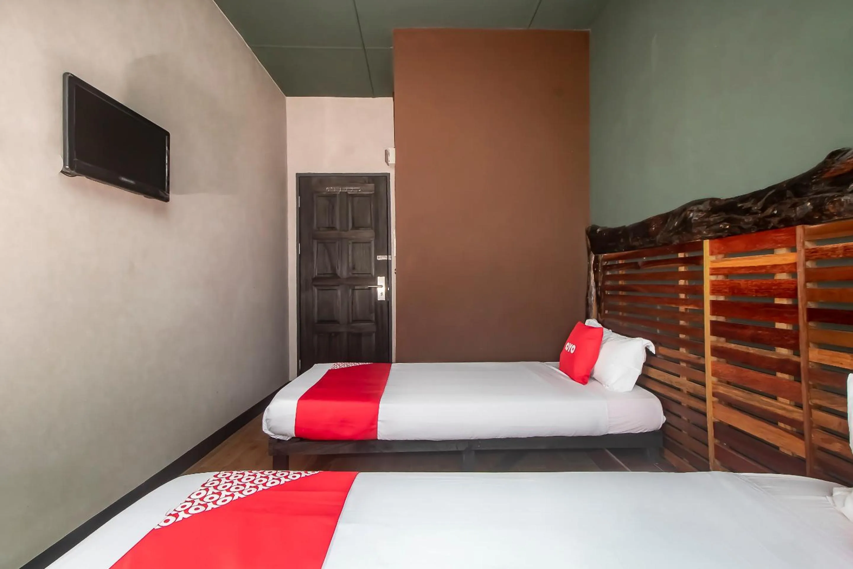 Bedroom, Bed in Hotel O Hi Inn 3