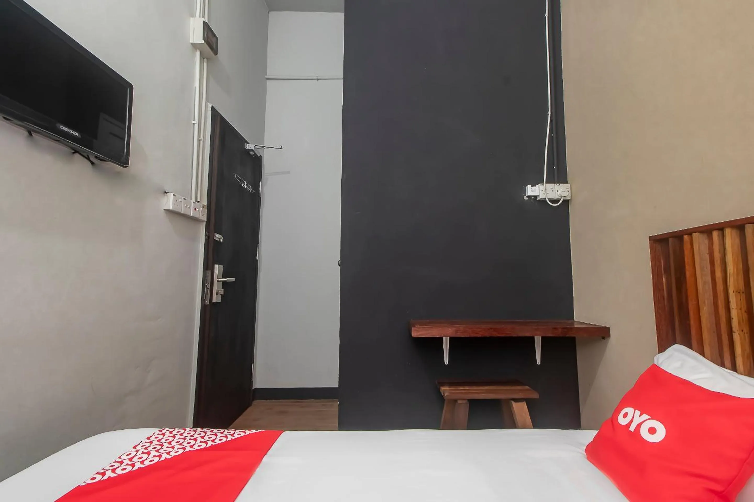 Bedroom, Bed in Hotel O Hi Inn 3