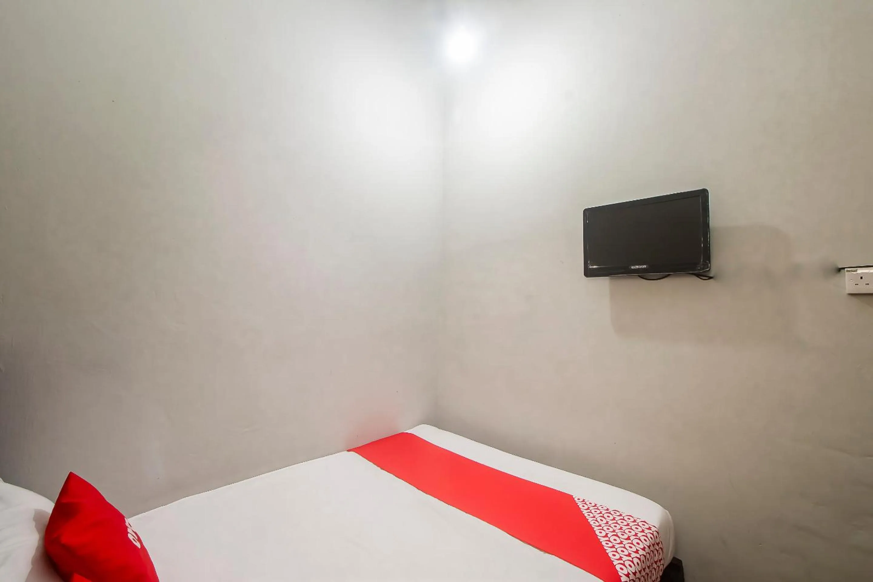 Bedroom, Bed in Hotel O Hi Inn 3