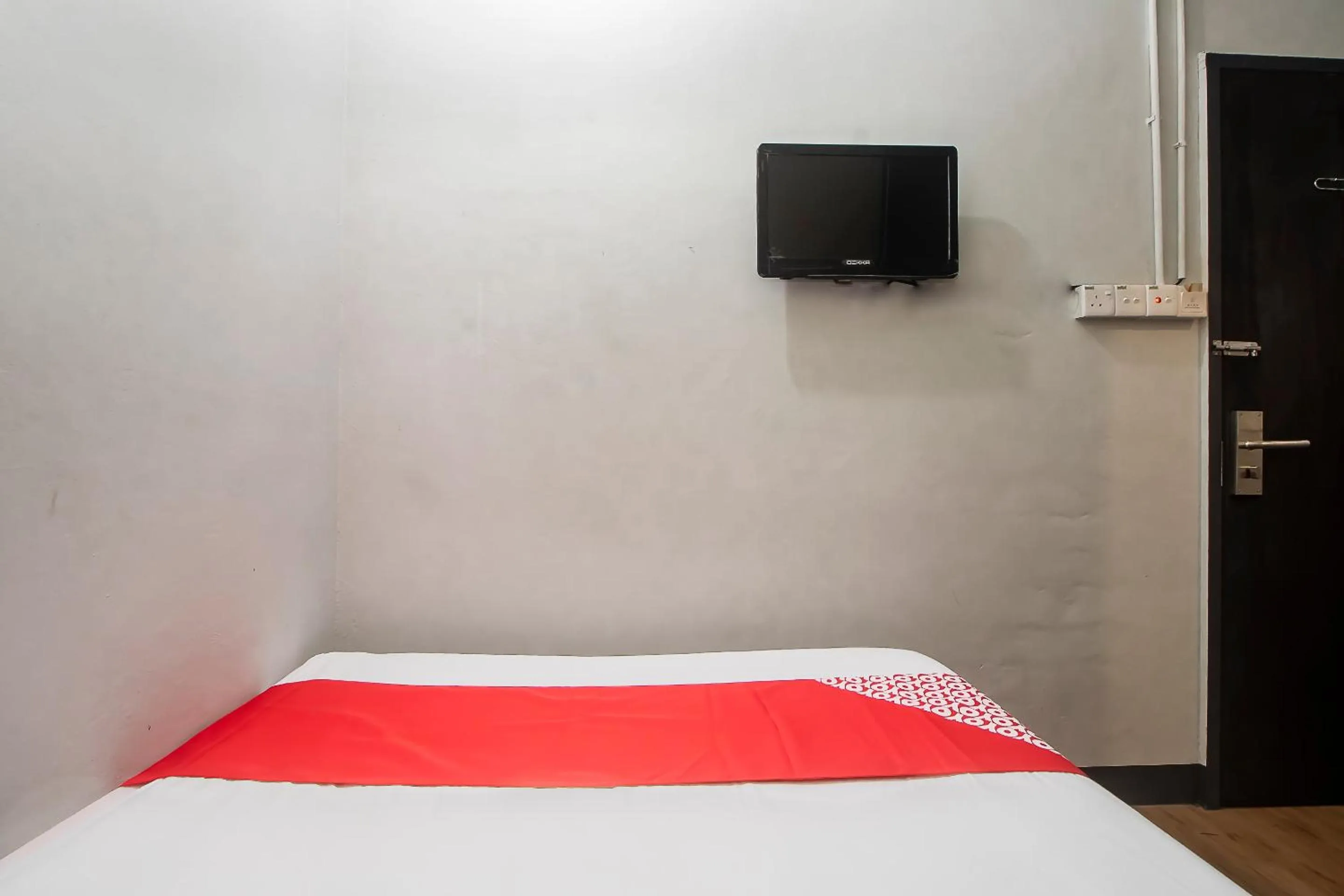 Bedroom, Bed in Hotel O Hi Inn 3