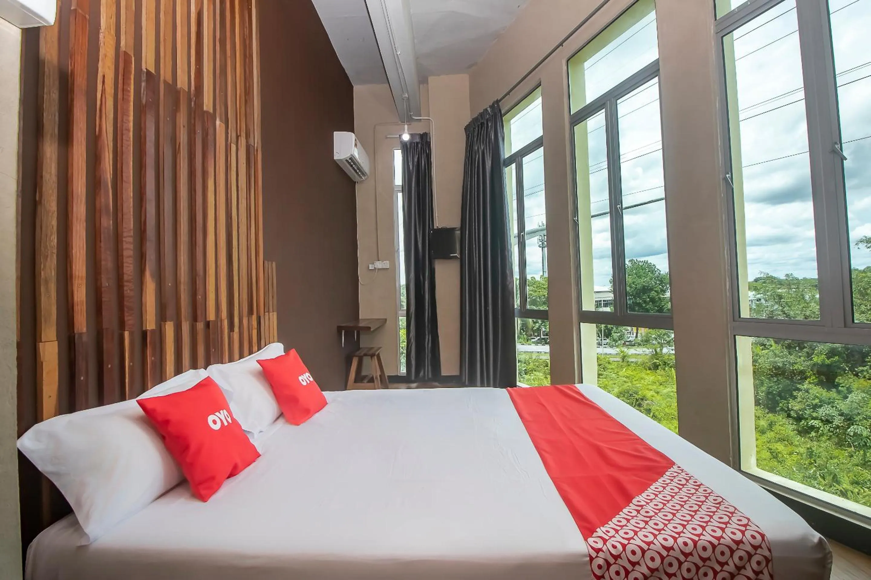 Bedroom, Bed in Hotel O Hi Inn 3