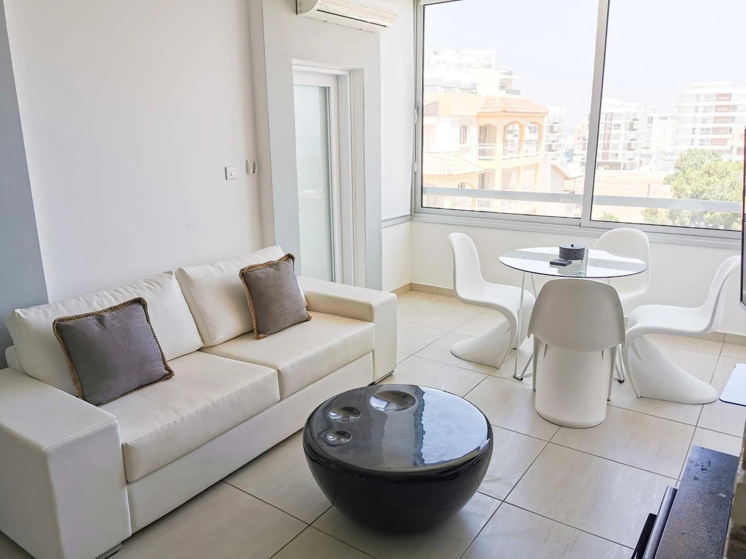 Living room in Mackenzie Seaview Paradise